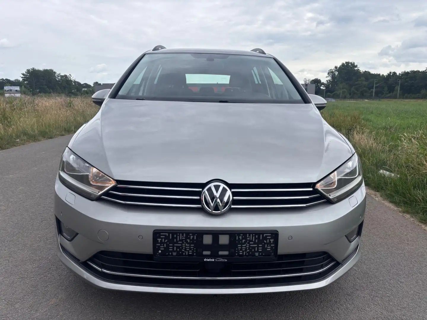 Volkswagen Golf Sportsvan 1,6 TDI Comf-Navi-Eur6-ACC Silber - 2
