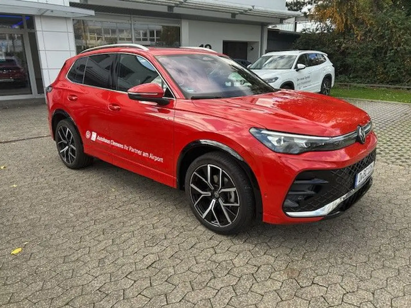 Volkswagen Tiguan 1.5 eTSI R-Line AHK, PANO, HUD, DCC Rouge - 2