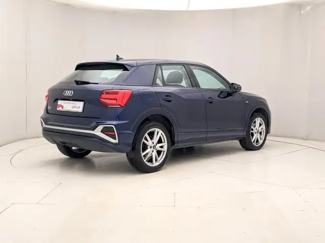 Audi Q2 view 4