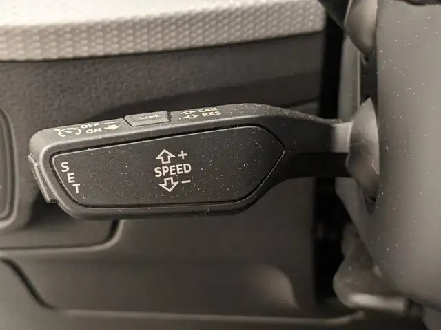 Audi Q2 view 11