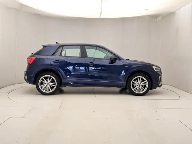 Audi Q2 view 3