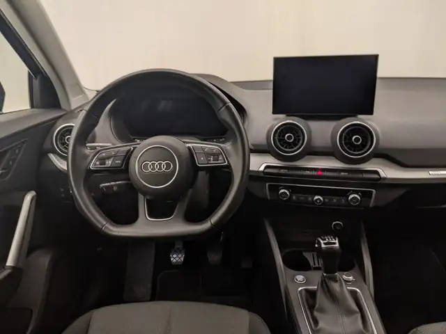 Audi Q2 view 7