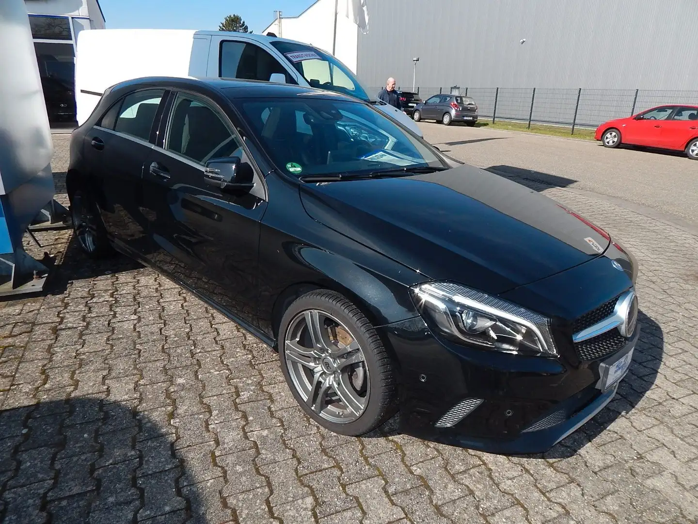 Mercedes-Benz A 200 *Automatik*Panoramadach*Klima Schwarz - 1