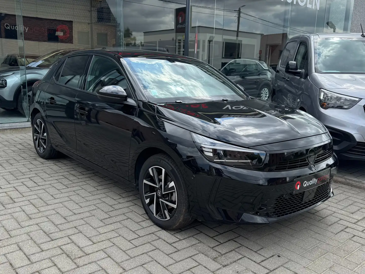 Opel Corsa 1.2Turbo/130PK AUTO/GS/PANODAK/NAVI/WINTERPACK Noir - 1