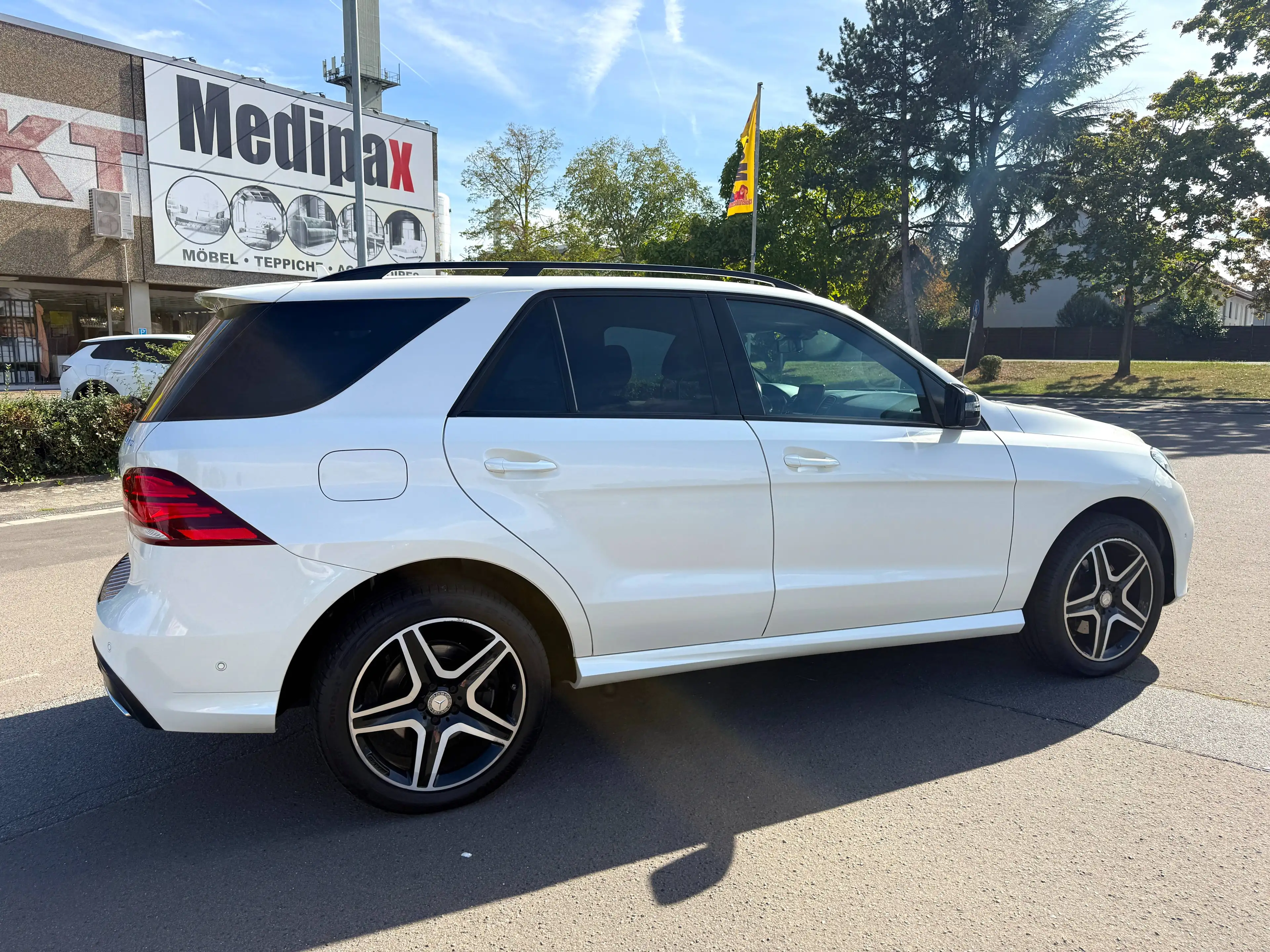 Mercedes-Benz GLE 350 GLE 350 d 4Matic AMG-Line (8xREIFEN*LEDER*PDC-KAMERA) — photo 5