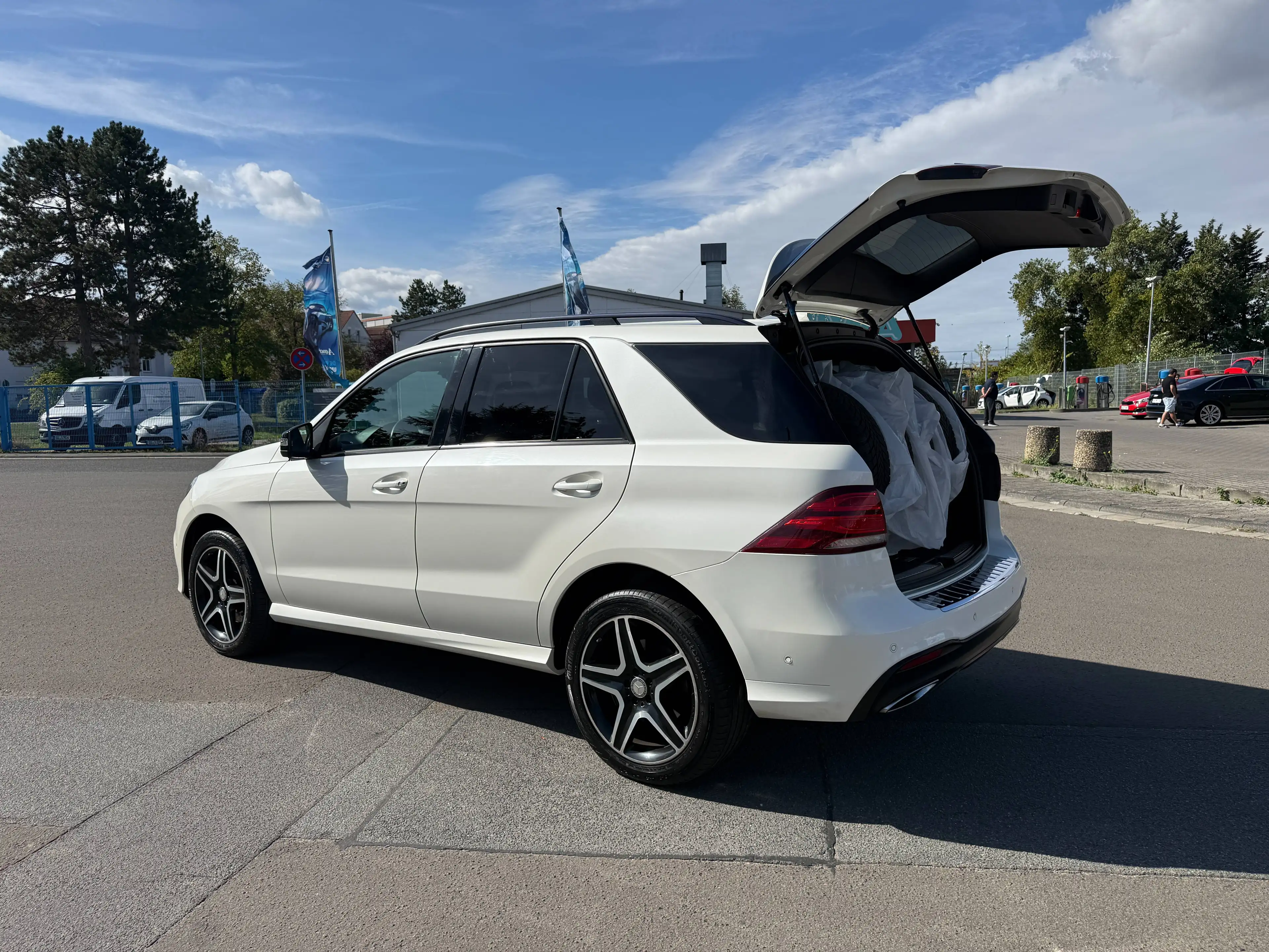 Mercedes-Benz GLE 350 GLE 350 d 4Matic AMG-Line (8xREIFEN*LEDER*PDC-KAMERA) — photo 7