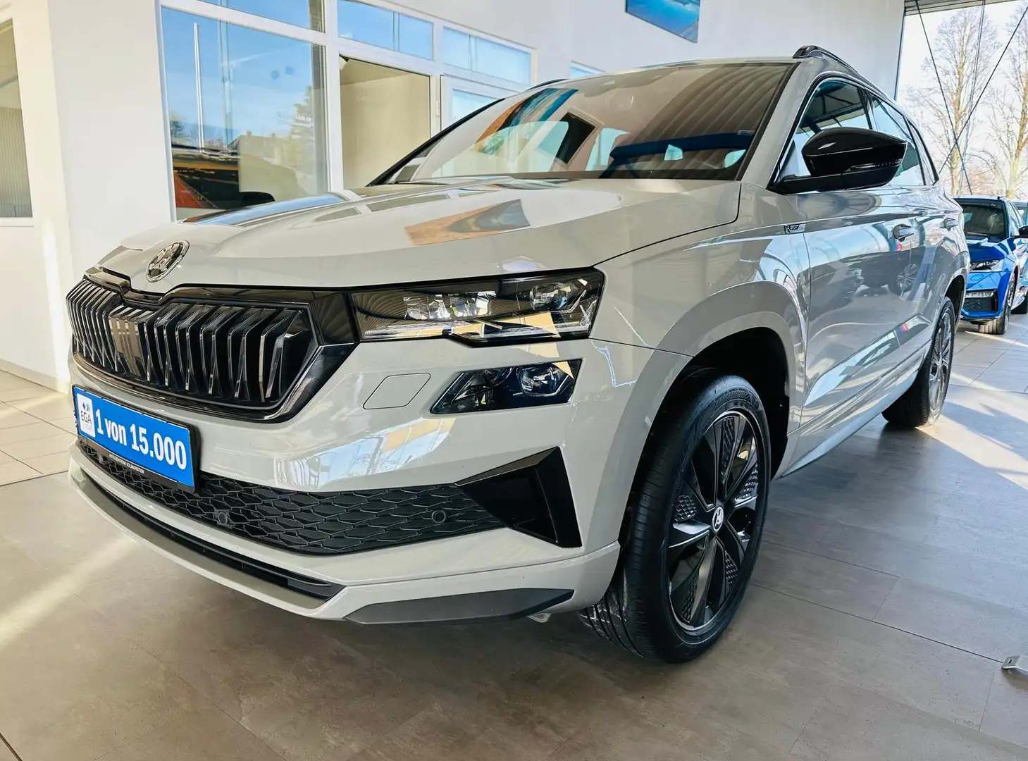 Skoda Karoq 1.5 TSI Sportline DSG Nav LED Elek.HK SHZ Grau - 1