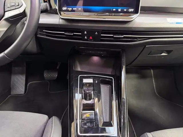 Volkswagen Golf view 12