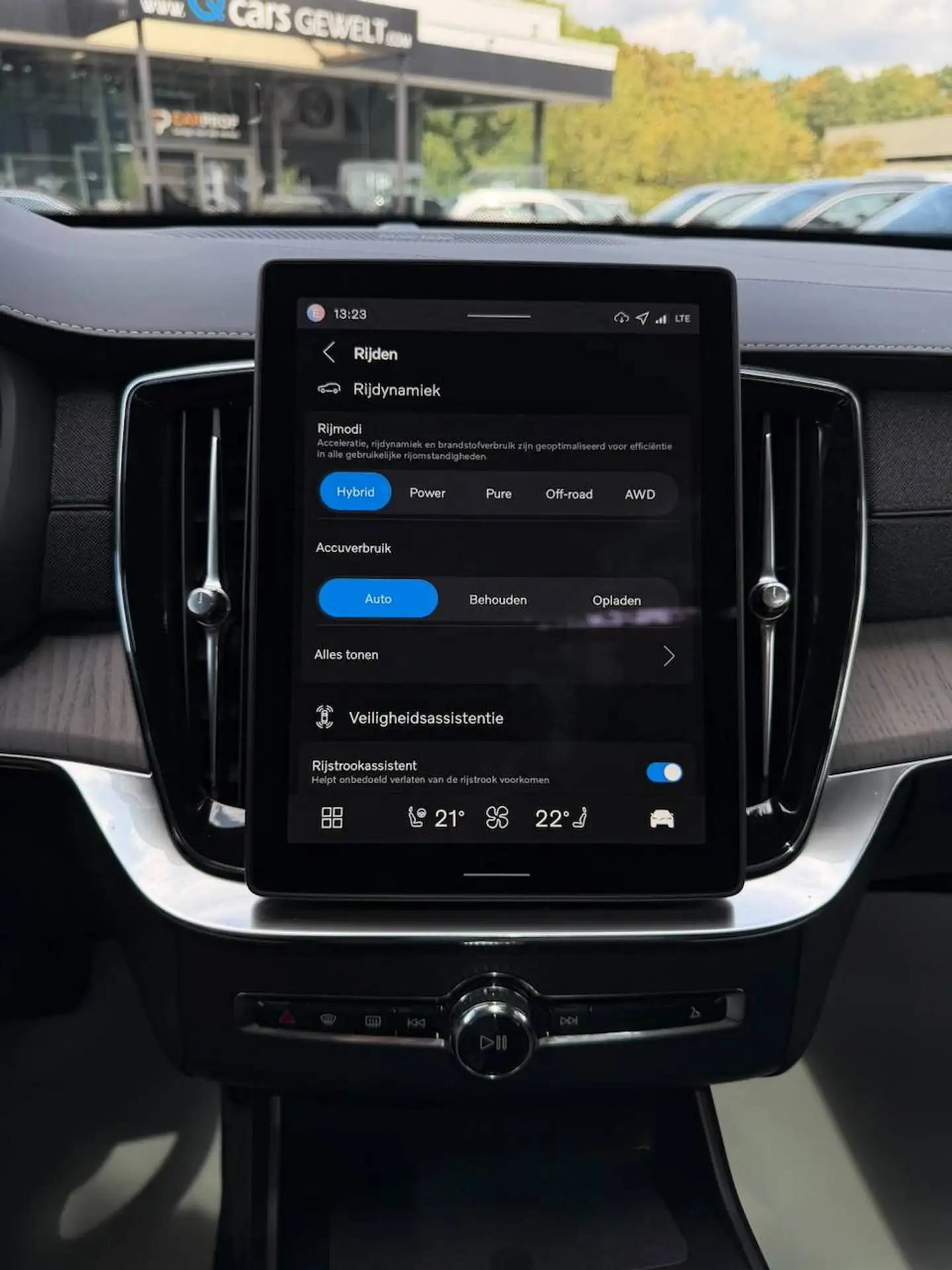Volvo XC90 T8 ULTRA DARK MASSAGE GEKOELDE ZETELS PANO HARMAN KARDON — 17/22