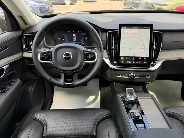 Volvo XC90 view 7