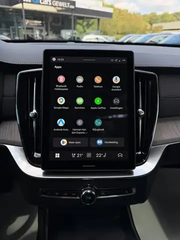 Volvo XC90 view 15