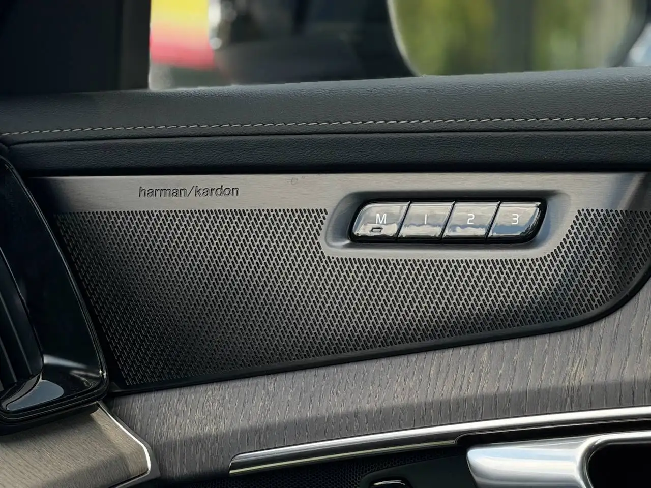 Volvo XC90 T8 ULTRA DARK MASSAGE GEKOELDE ZETELS PANO HARMAN KARDON — 20/22