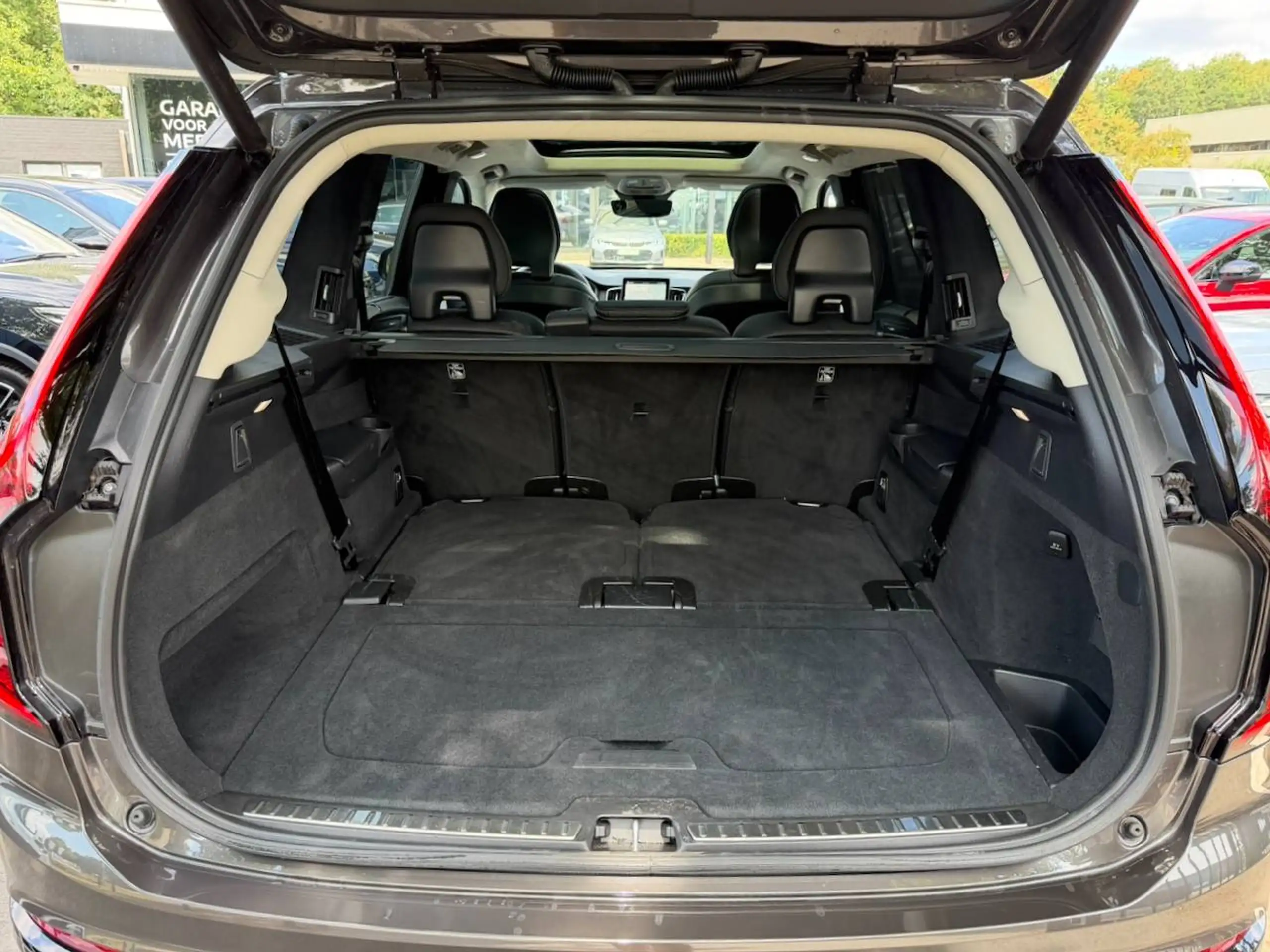 Volvo XC90 T8 ULTRA DARK MASSAGE GEKOELDE ZETELS PANO HARMAN KARDON — 12/22