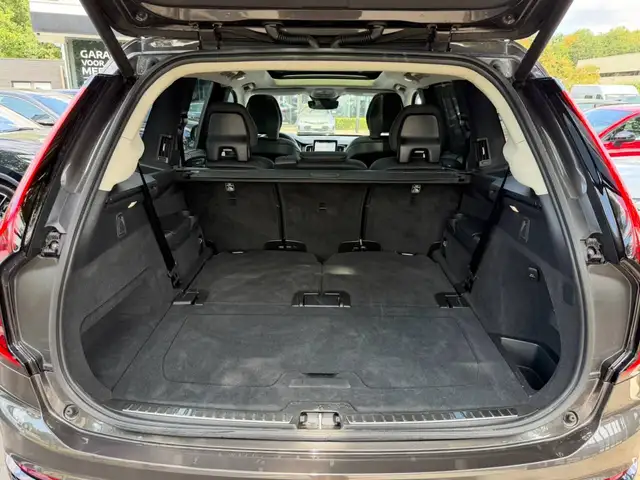 Volvo XC90 view 12