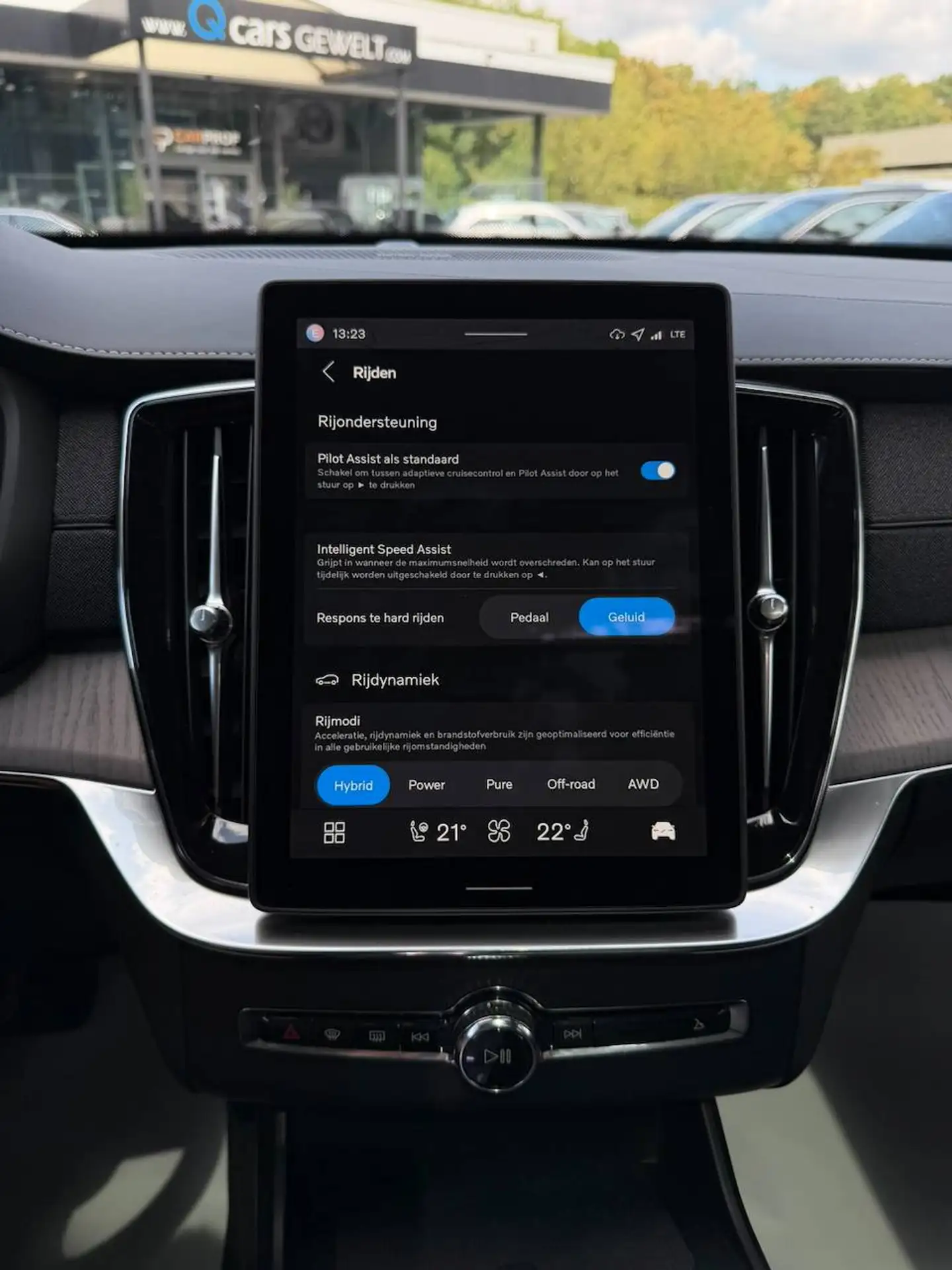 Volvo XC90 T8 ULTRA DARK MASSAGE GEKOELDE ZETELS PANO HARMAN KARDON — 16/22