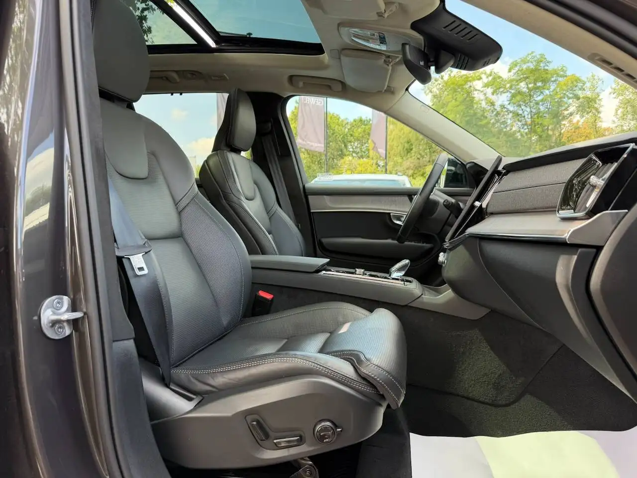 Volvo XC90 T8 ULTRA DARK MASSAGE GEKOELDE ZETELS PANO HARMAN KARDON — 9/22
