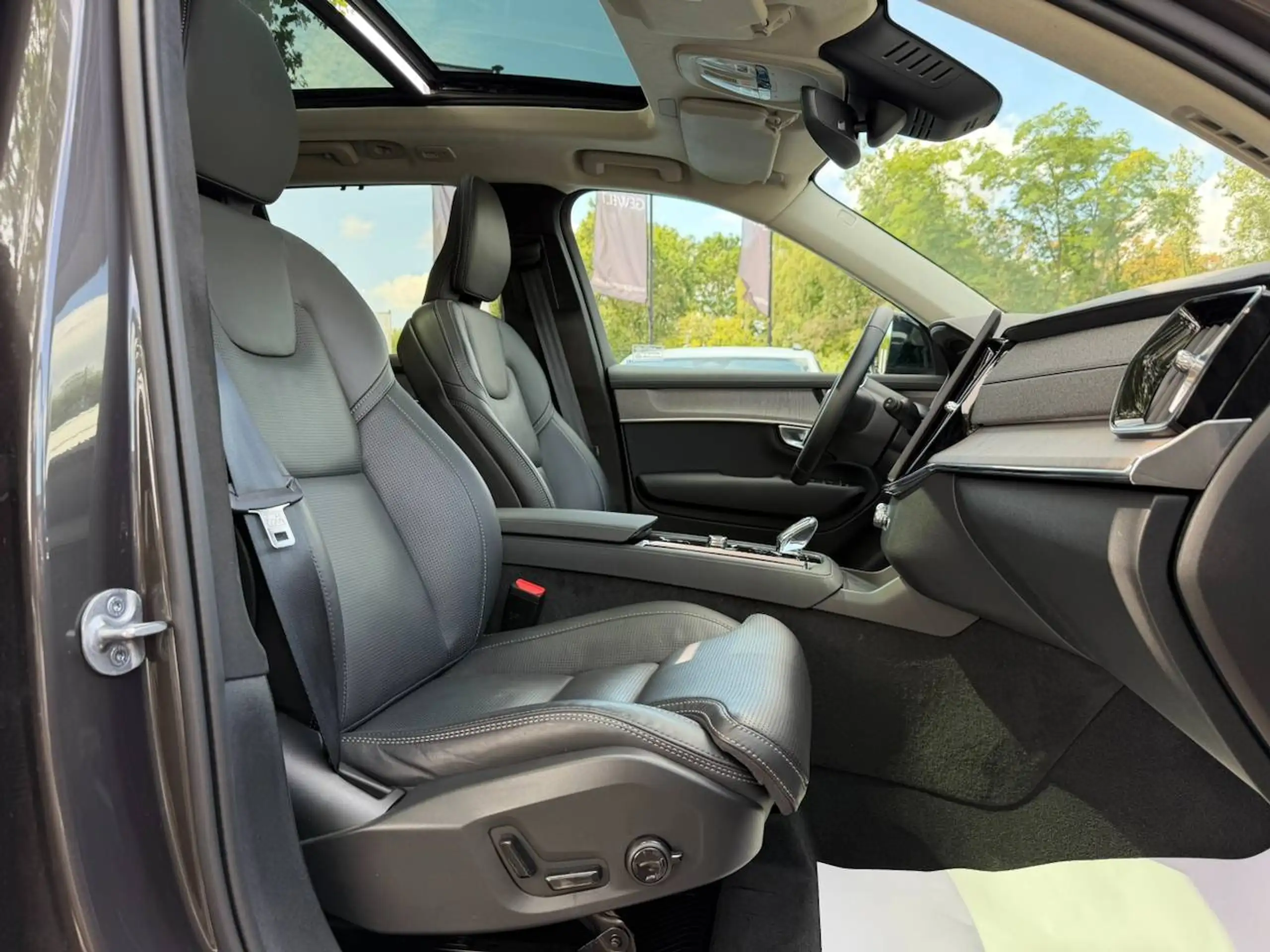 Volvo XC90 T8 ULTRA DARK MASSAGE GEKOELDE ZETELS PANO HARMAN KARDON — 9/22