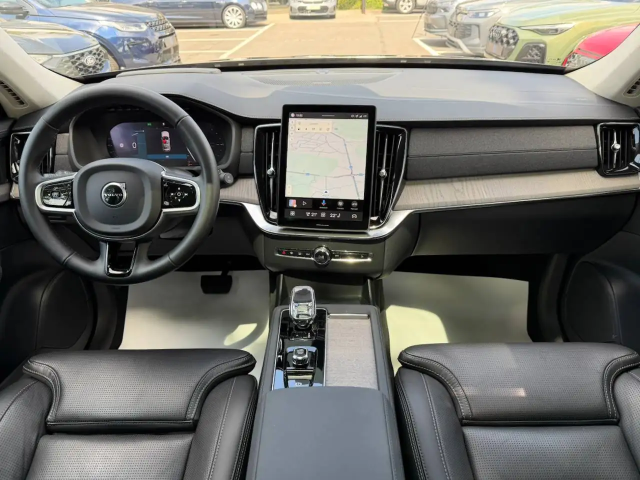 Volvo XC90 T8 ULTRA DARK MASSAGE GEKOELDE ZETELS PANO HARMAN KARDON — 6/22