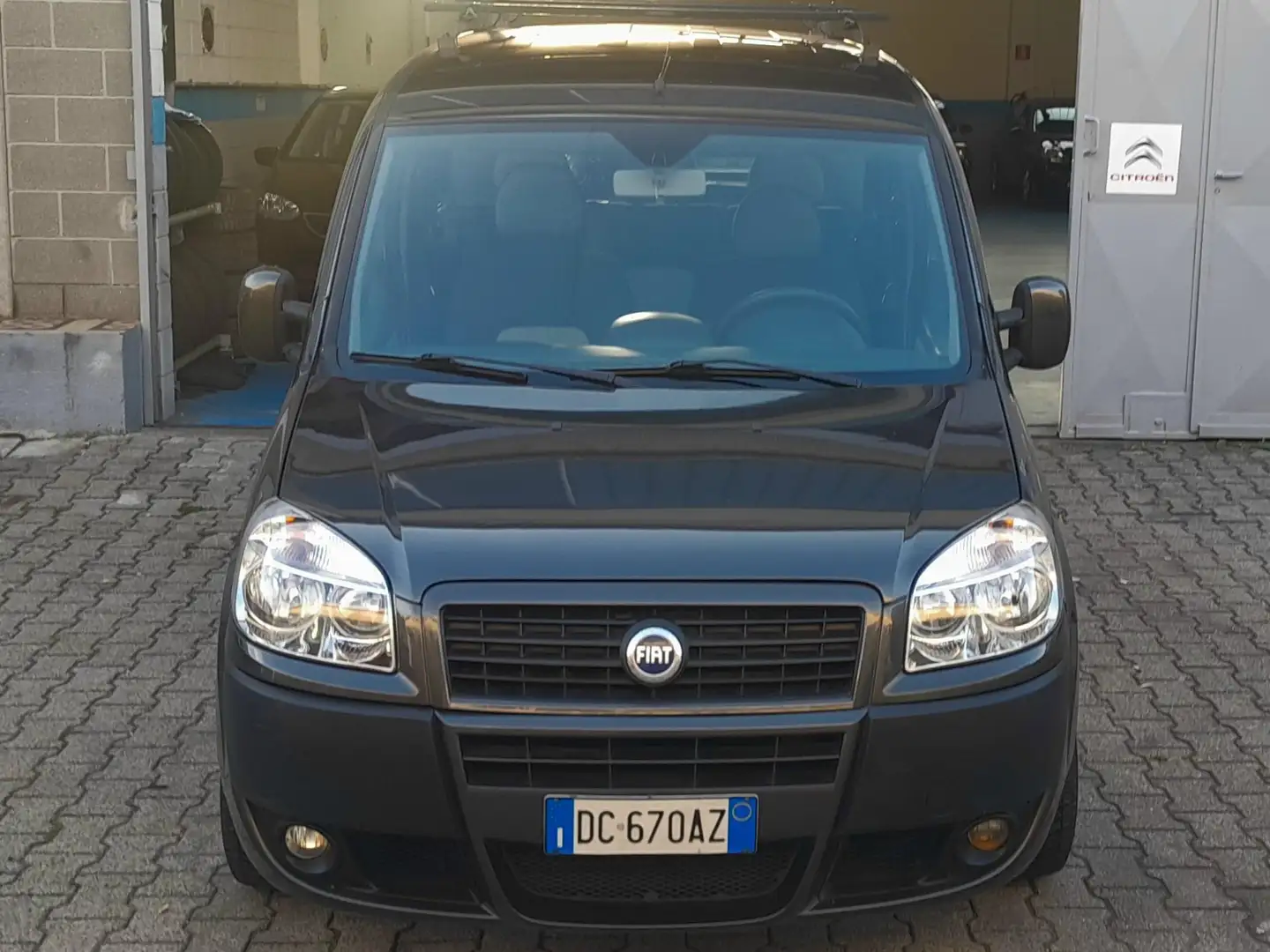 Fiat Doblo 1.4 Dynamic Grau - 2