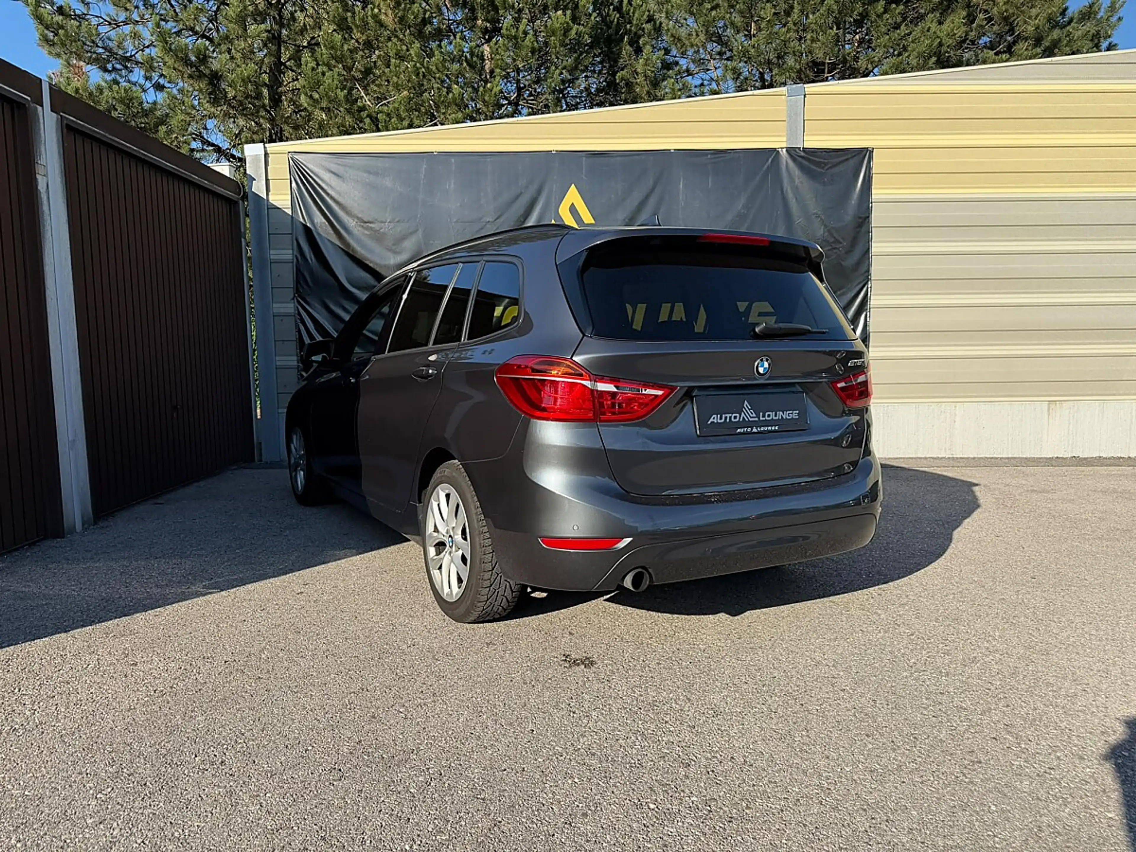 BMW 216 i Gran Tourer — photo 7