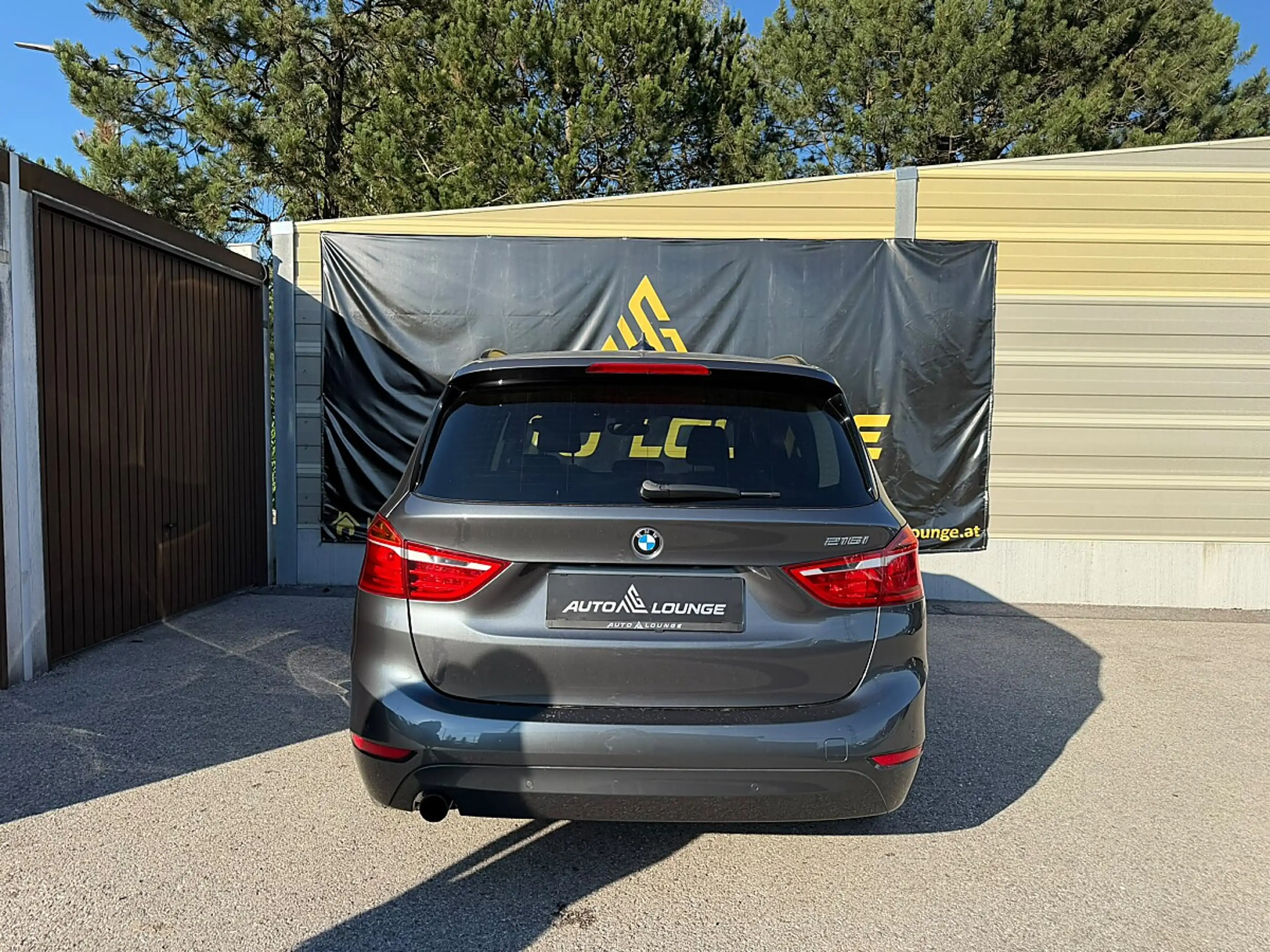 BMW 216 i Gran Tourer — photo 11