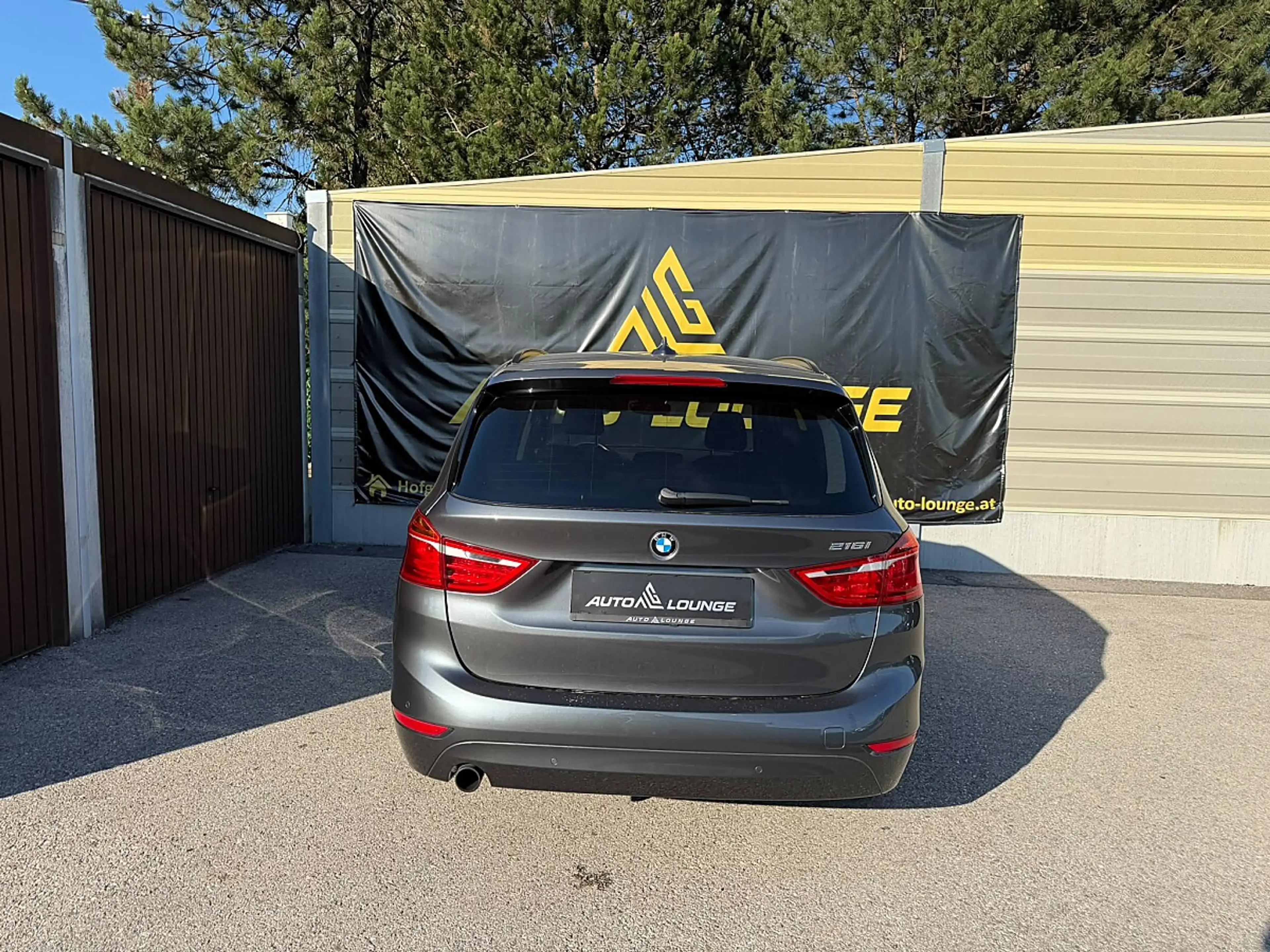 BMW 216 i Gran Tourer — photo 10