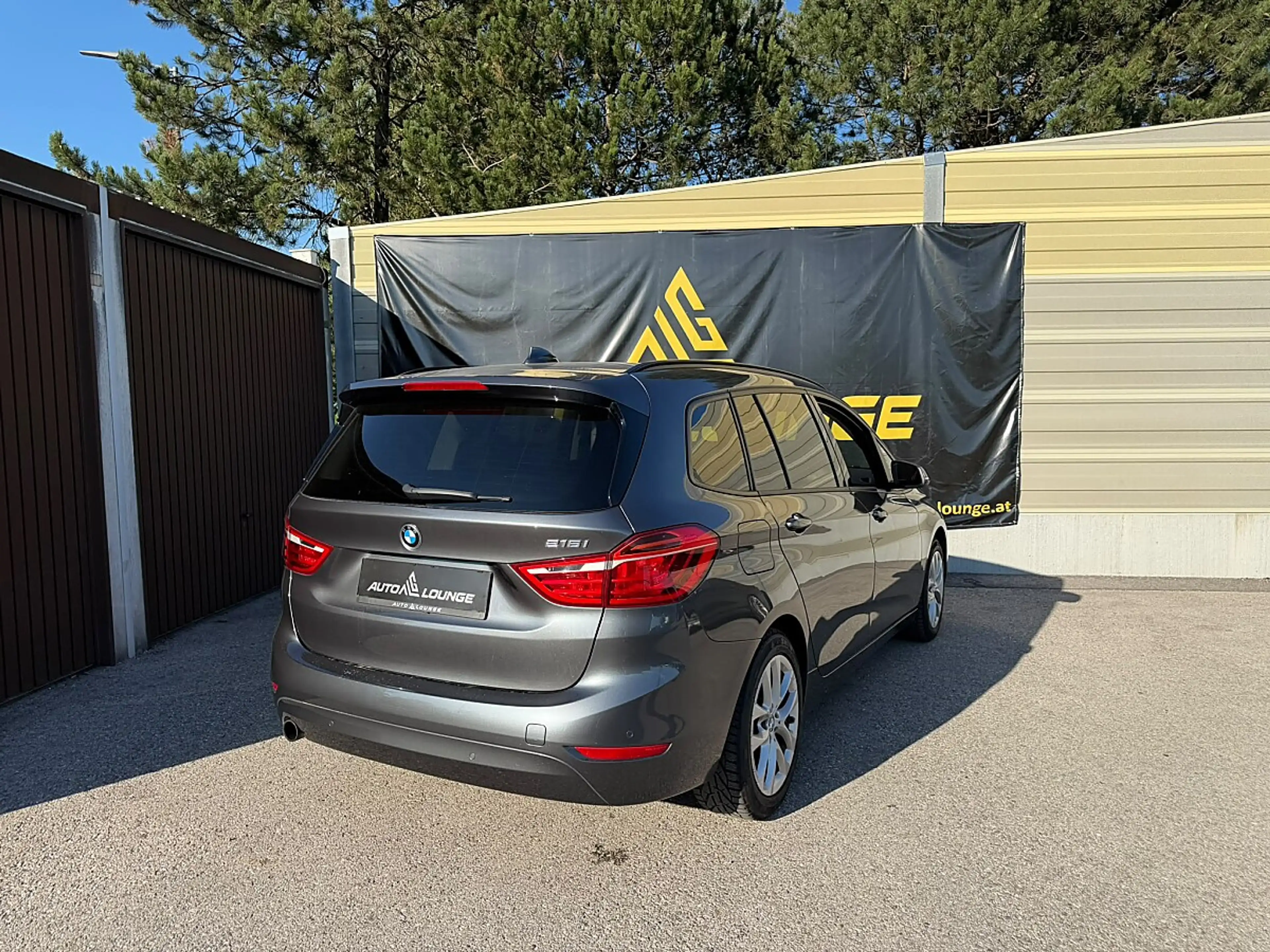 BMW 216 i Gran Tourer — photo 8