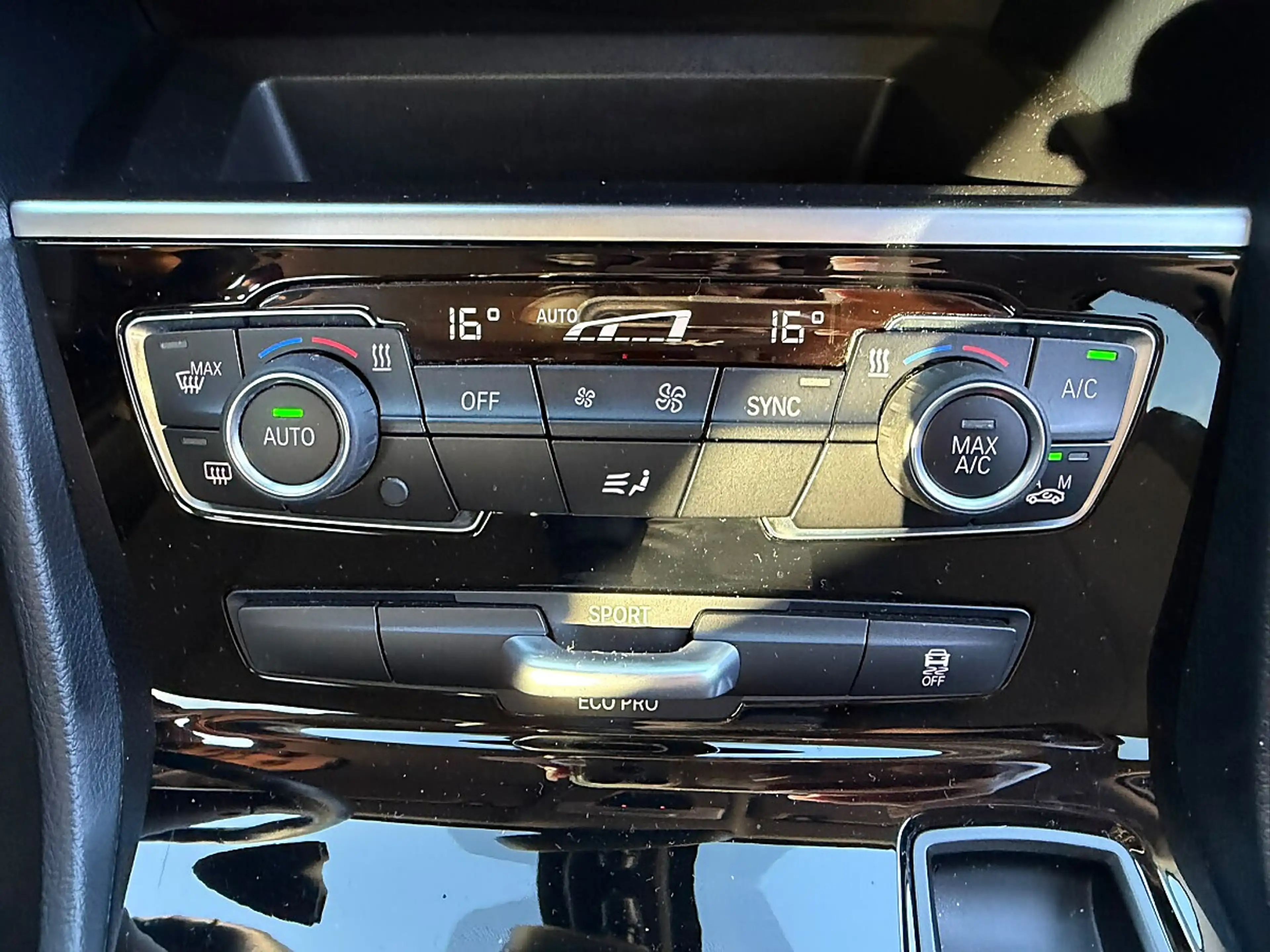 BMW 216 i Gran Tourer — photo 13