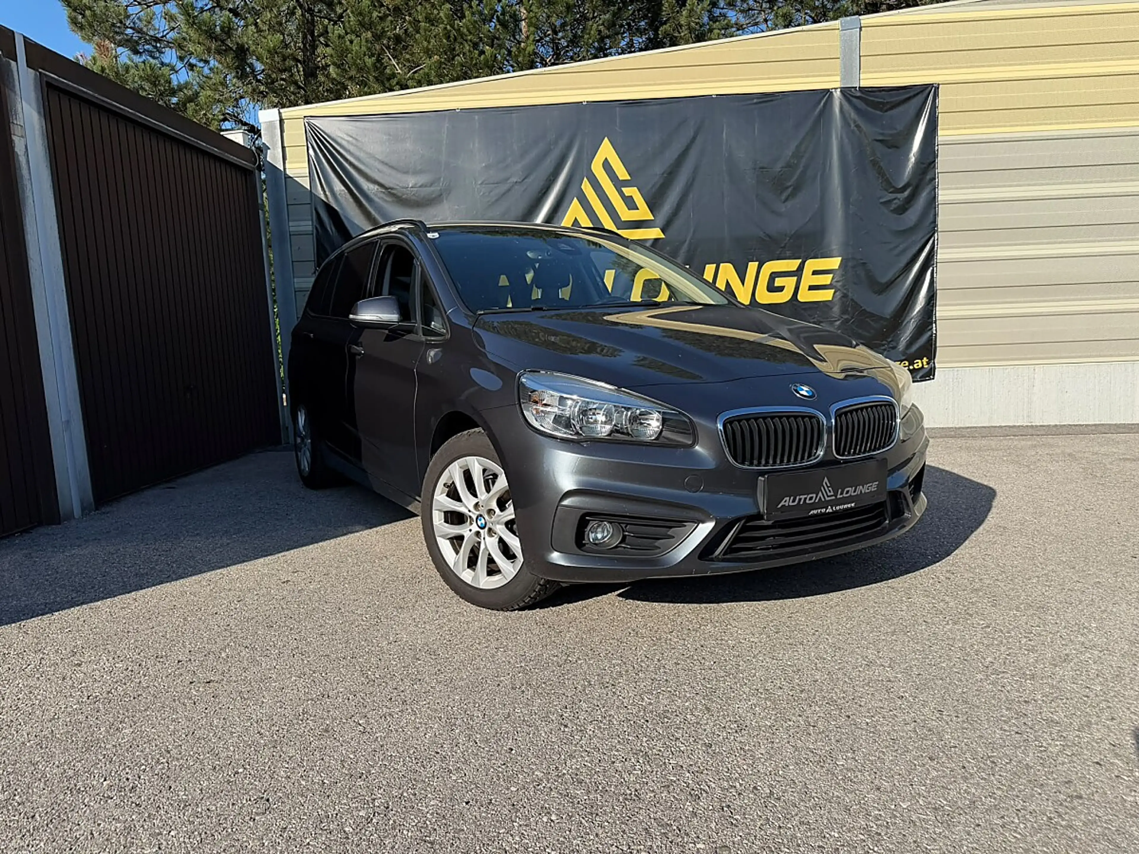 BMW 216 i Gran Tourer — photo 14