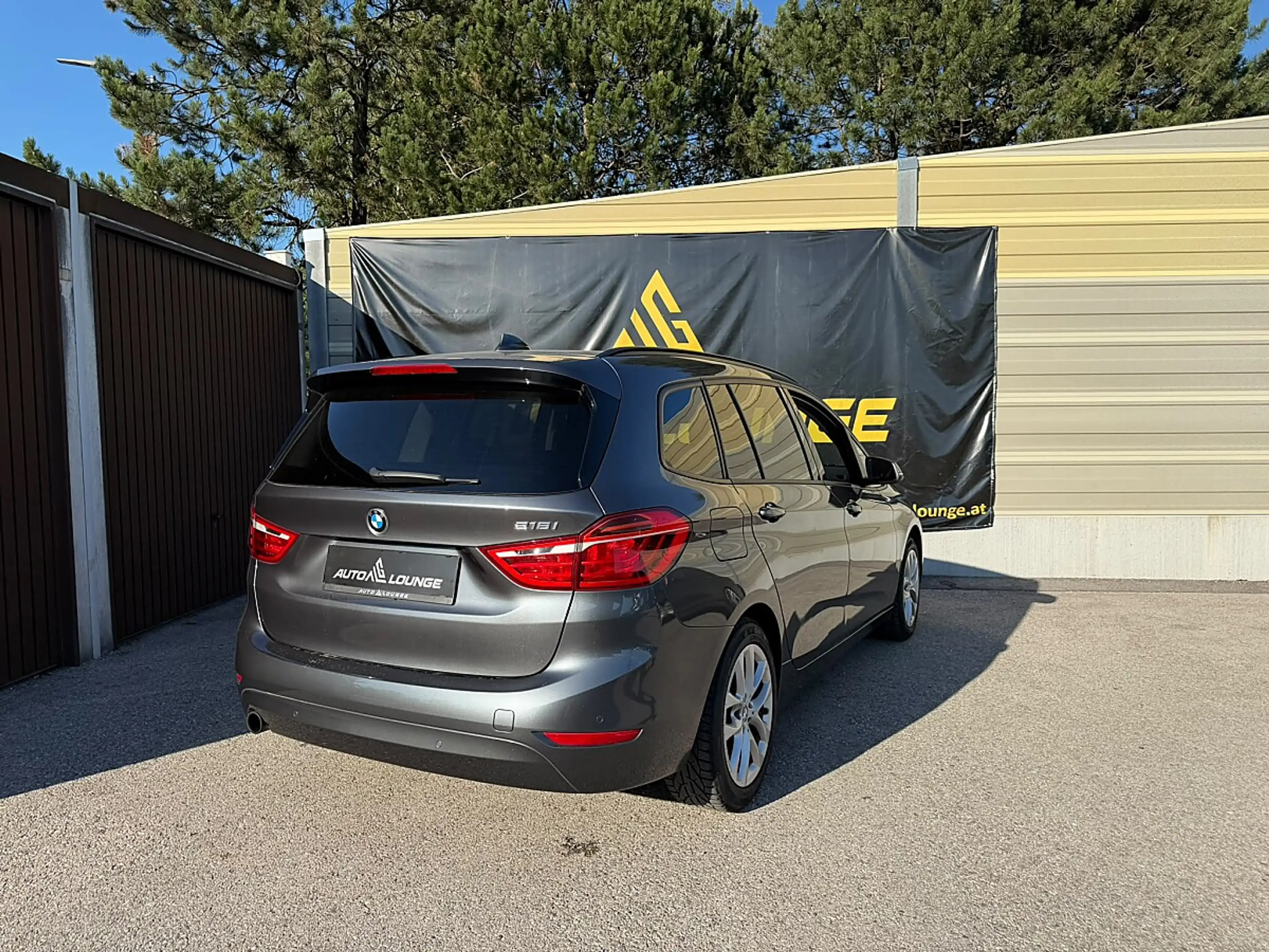 BMW 216 i Gran Tourer — photo 9