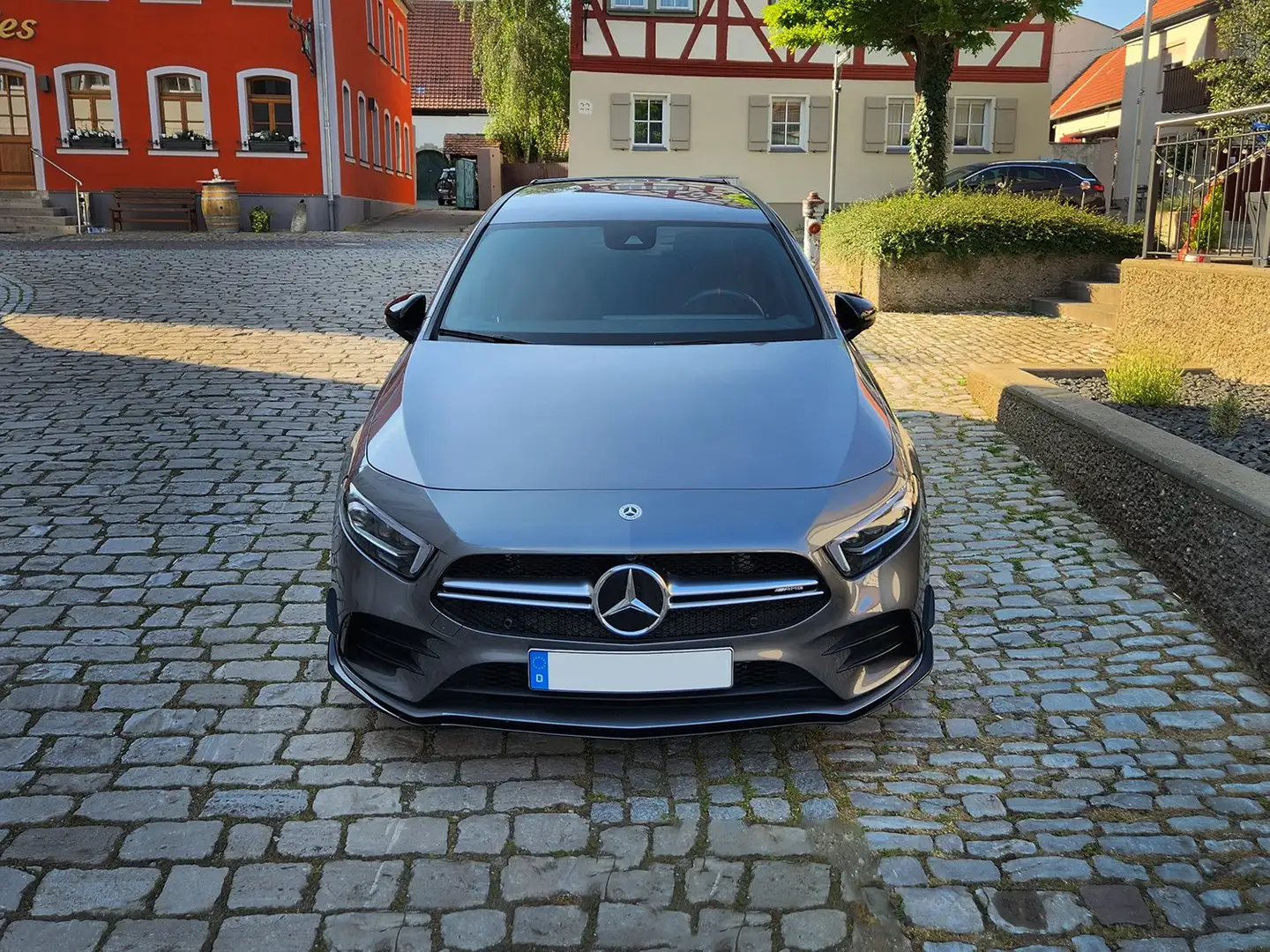 Mercedes-Benz A 35 AMG 4Matic / Aerodynamik Paket / Multibeam / Garantie Gri - 2