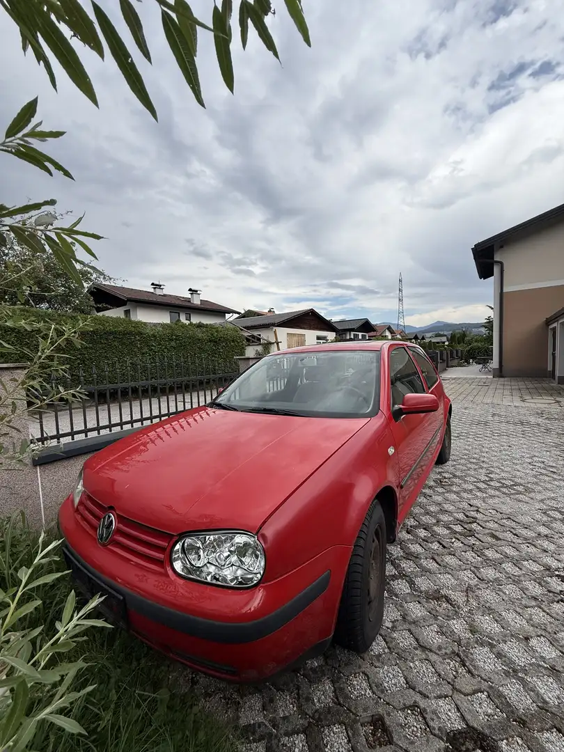 Volkswagen Golf - 1