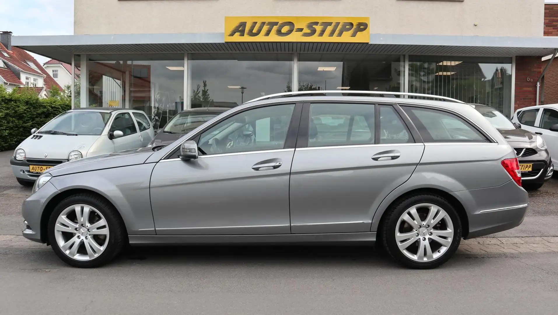 Mercedes-Benz C 180 T Avantgarde NAVI TEMP AHK XENON SITZH PDC Zilver - 2