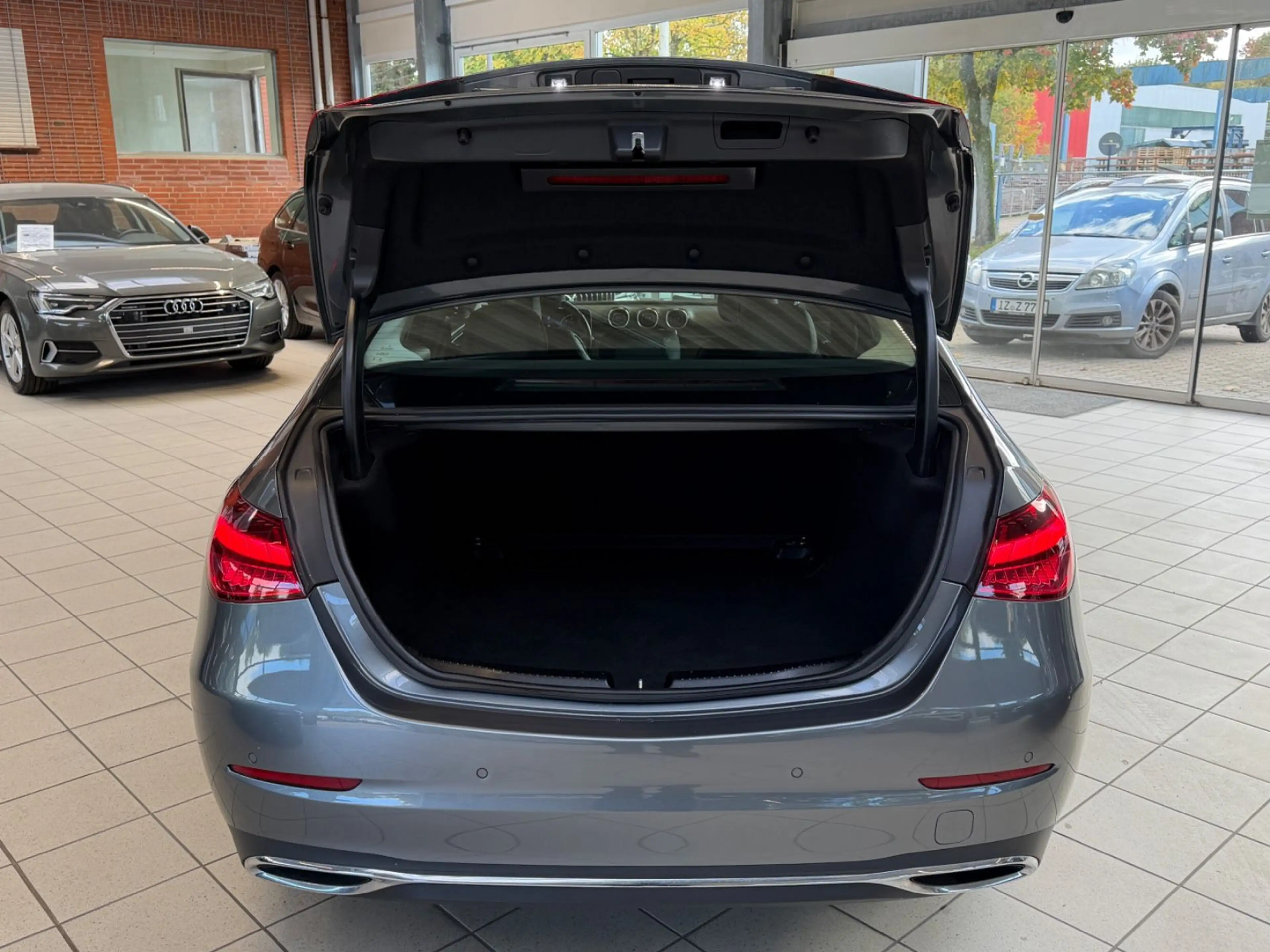 Mercedes-Benz C 220 d Lim. 9G-Tronic/Distronic/360/MultiBeam — photo 6