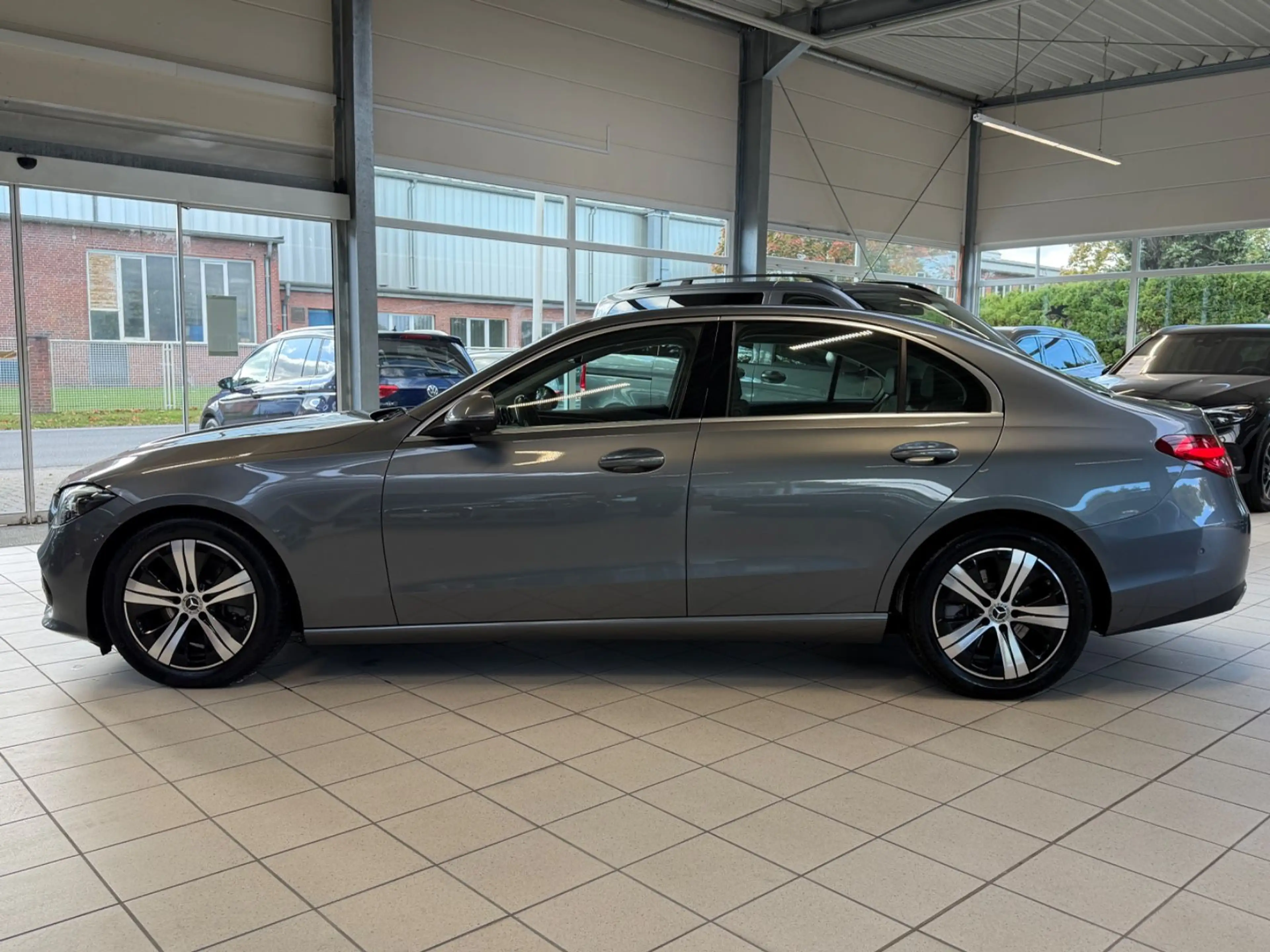 Mercedes-Benz C 220 d Lim. 9G-Tronic/Distronic/360/MultiBeam — photo 3