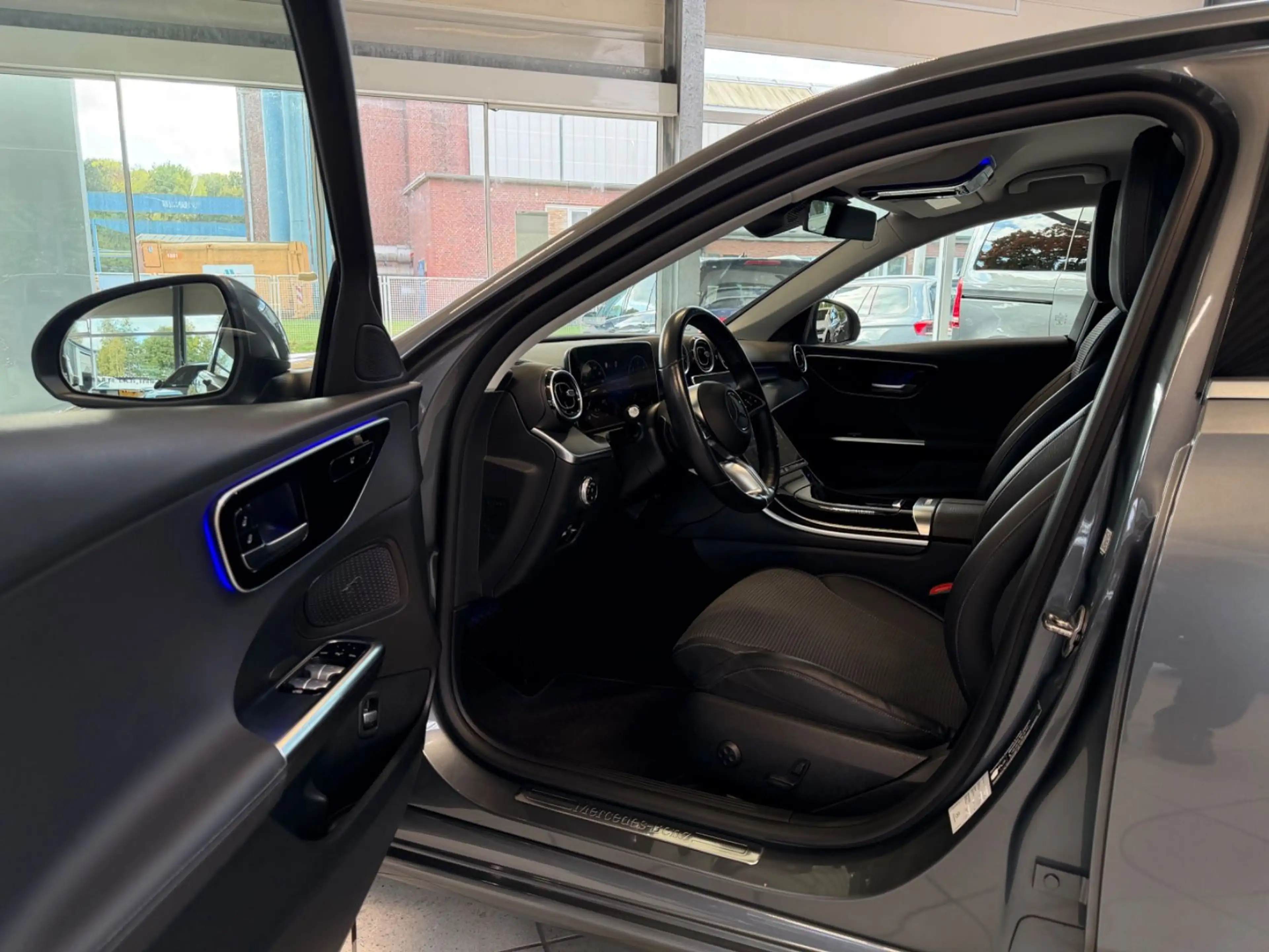 Mercedes-Benz C 220 d Lim. 9G-Tronic/Distronic/360/MultiBeam — photo 13