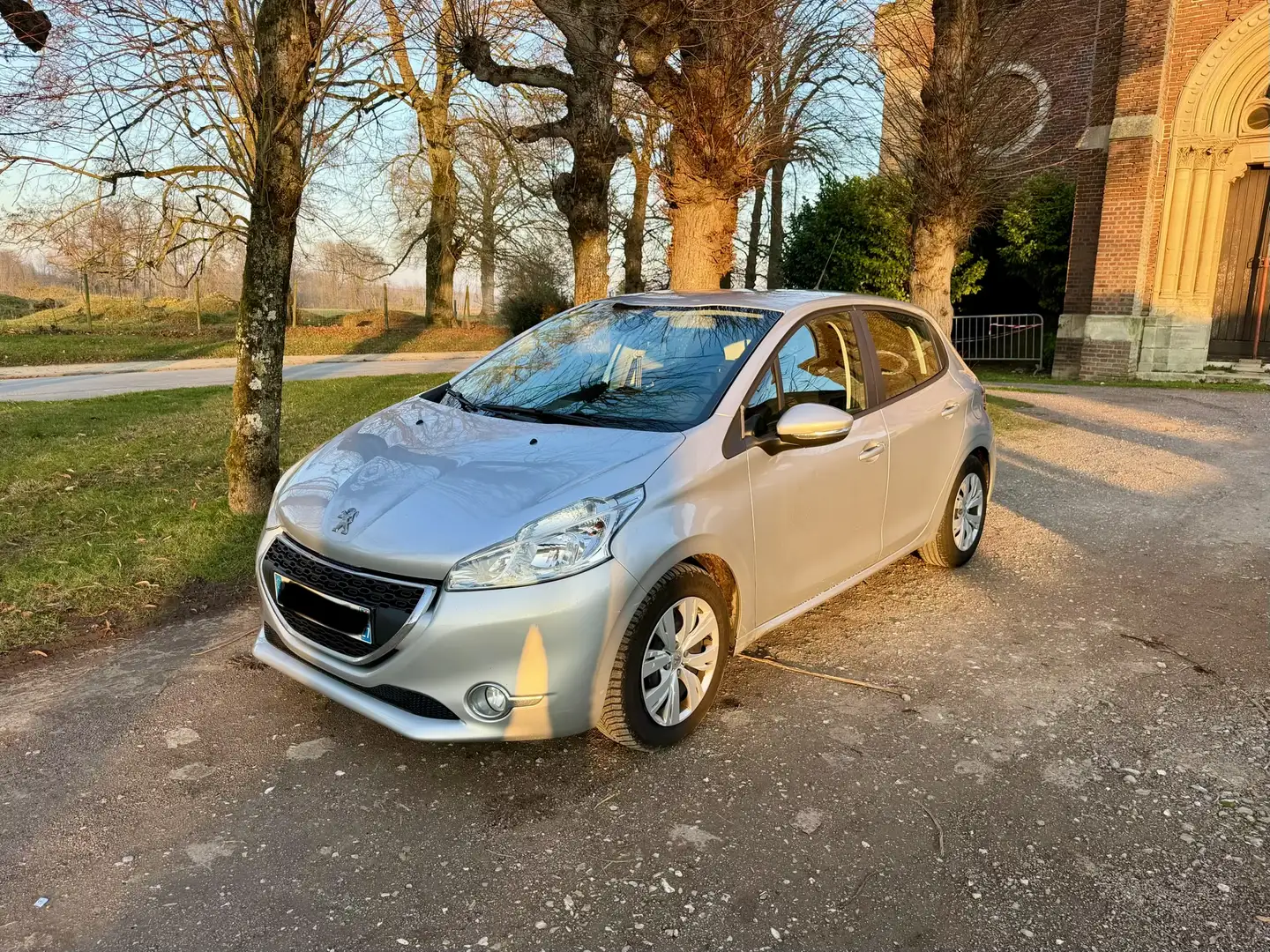 Peugeot 208 1.6 e-HDi 92ch BVM5 Active - 1