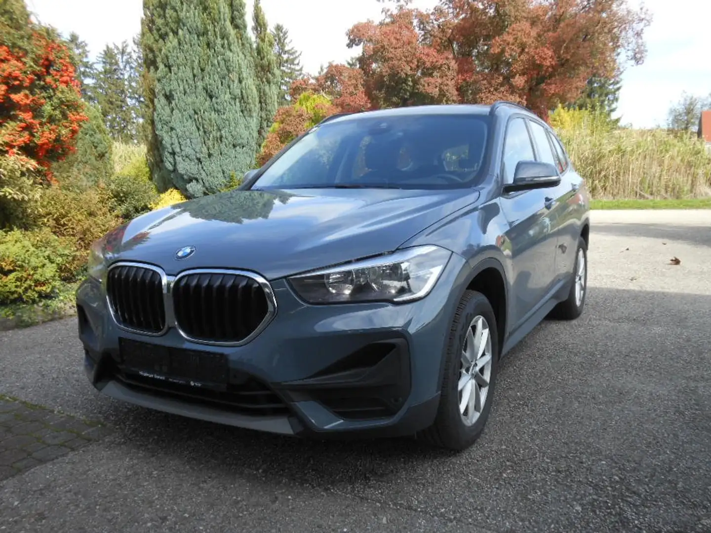 BMW X1 sDrive 18 d   * ANHÄNGERKUPLUNG    * Gris - 1