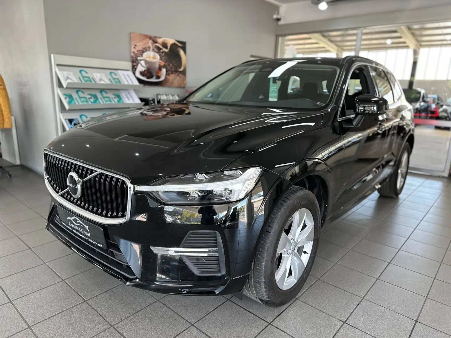 Volvo XC60 B5 Momentum Pro AWD AHK|Pano|1.Hand|Kamera Schwarz - 1