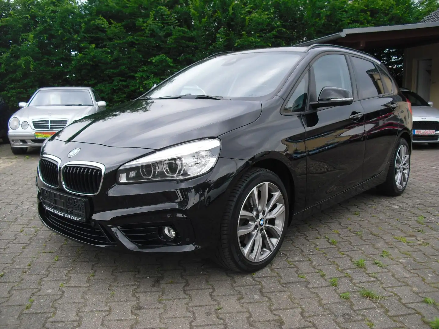 BMW 220 220 Active*Tourer*Sport Line*Head Up*Automatik Schwarz - 1