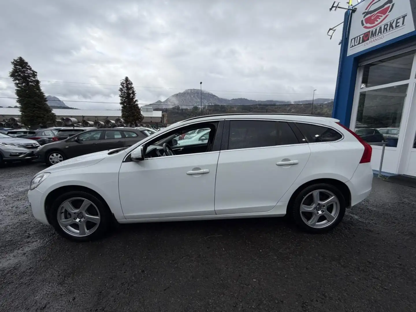 Volvo V60 D4 Kinetic - 2