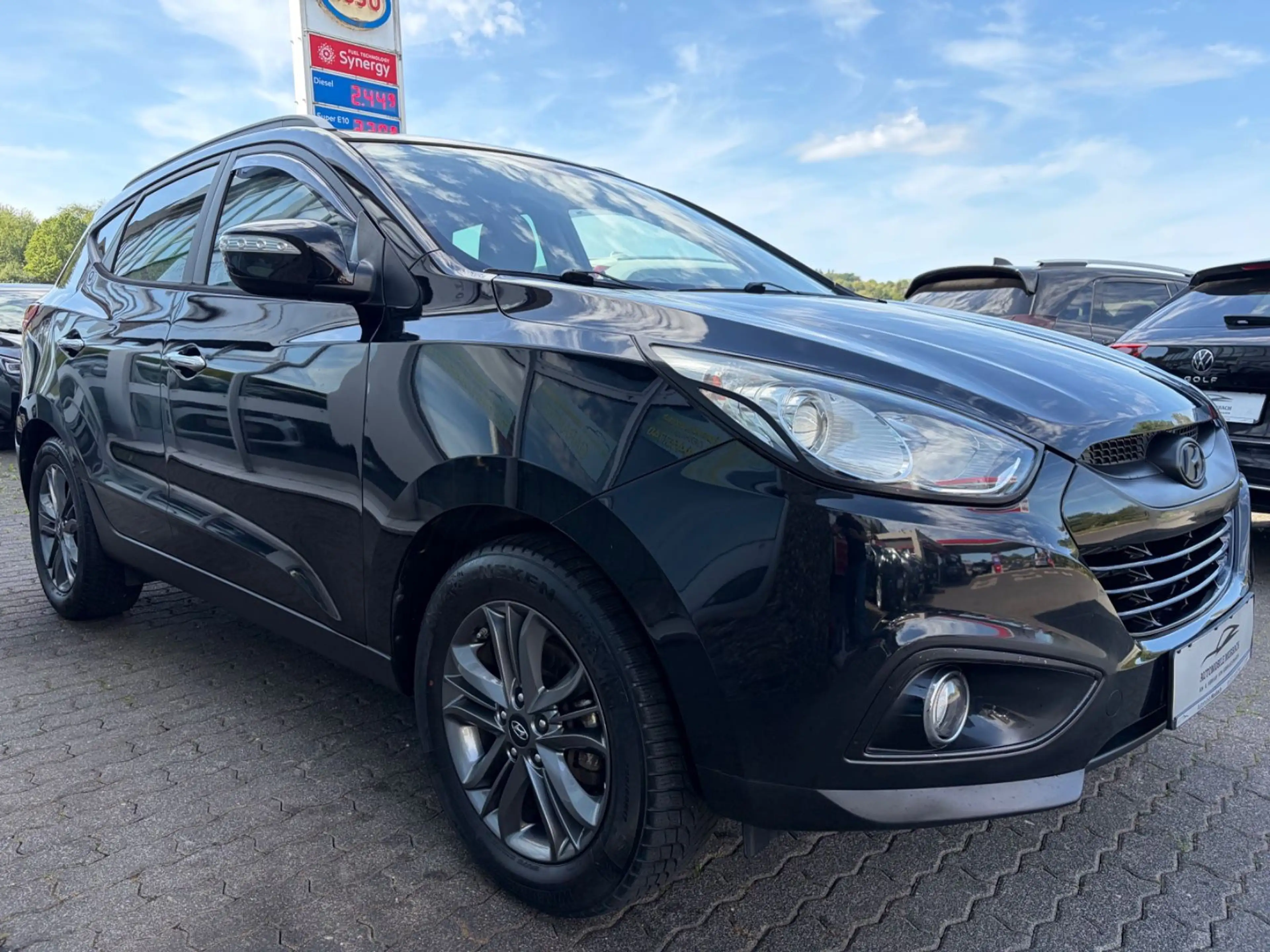 Hyundai iX35 2.0 CRDi Style 4WD*NAVI*R-CAM*ALU*AHK*TEMPO