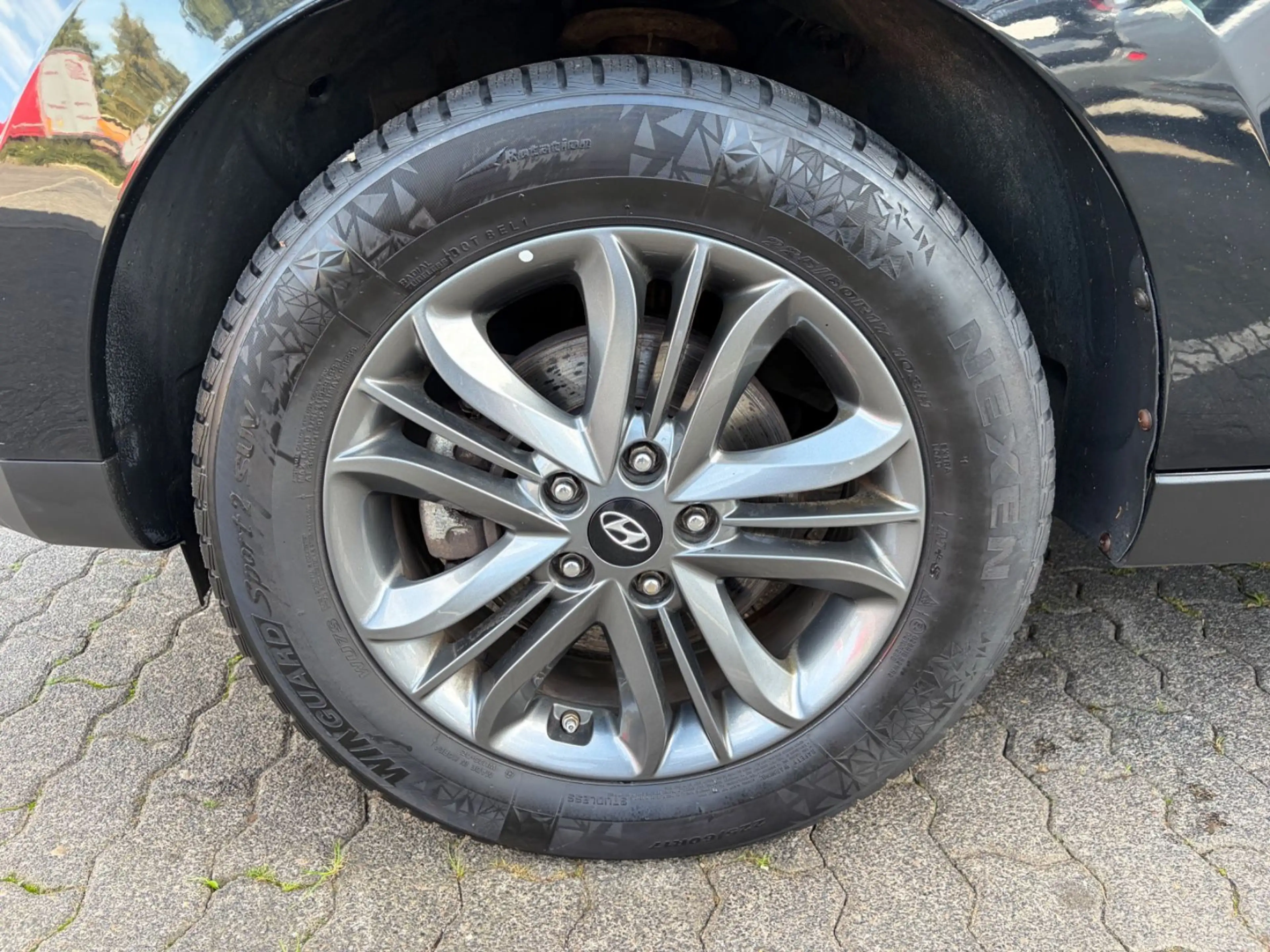 Hyundai iX35 2.0 CRDi Style 4WD*NAVI*R-CAM*ALU*AHK*TEMPO — photo 11