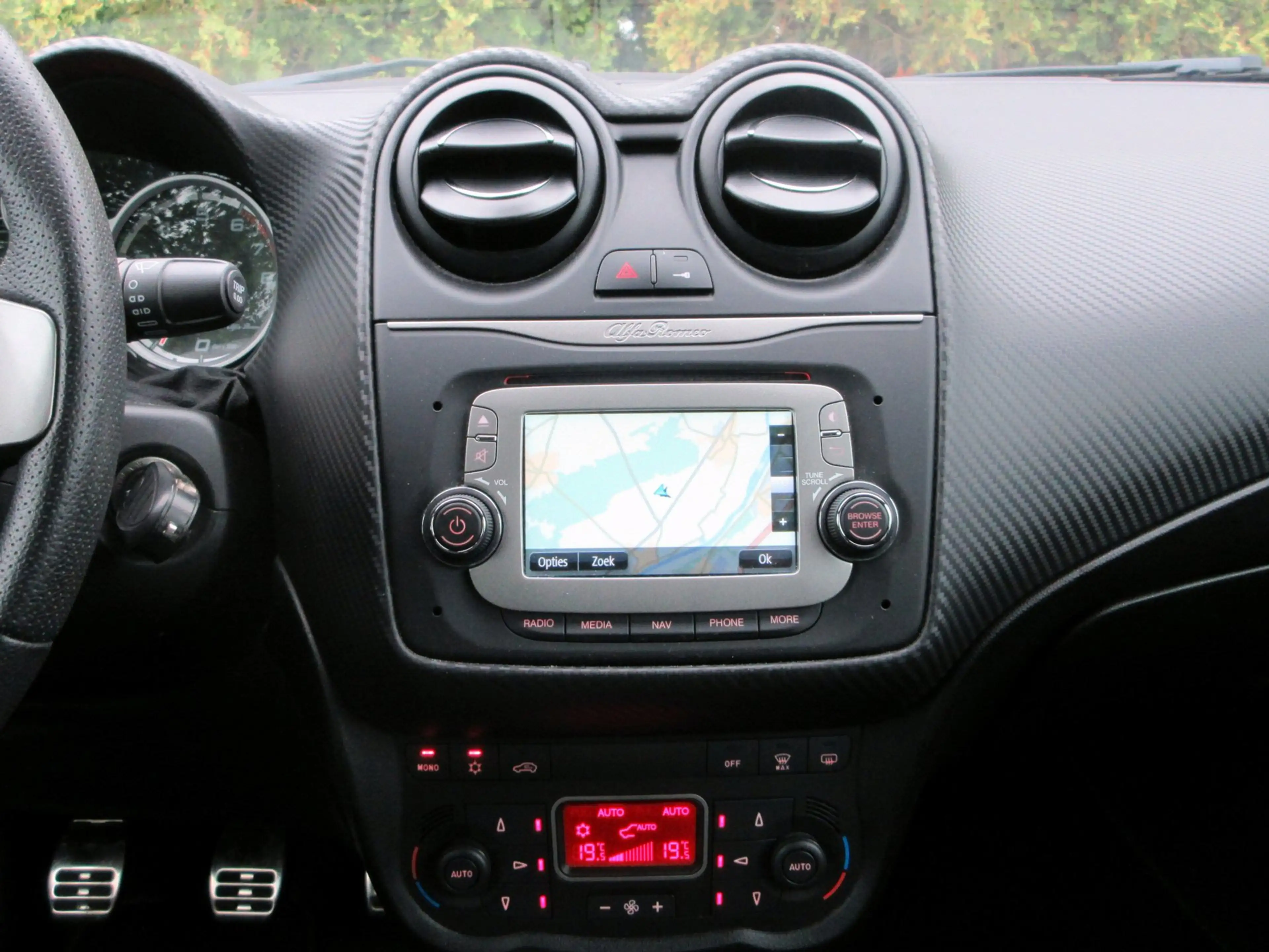 Alfa Romeo MiTo 0.9 TwinAir Esclusivo * Leder * Navi * — photo 10