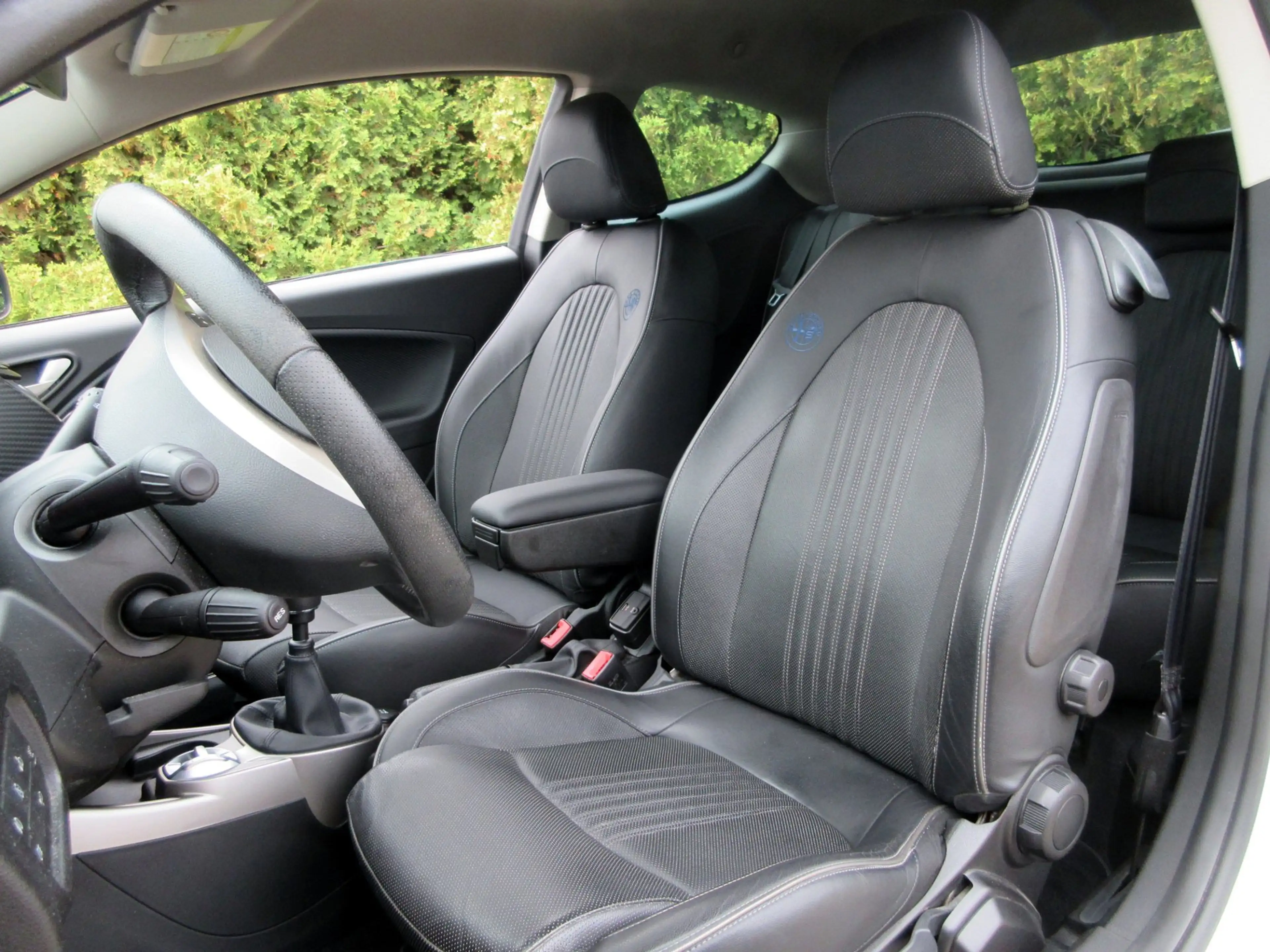 Alfa Romeo MiTo 0.9 TwinAir Esclusivo * Leder * Navi * — photo 2