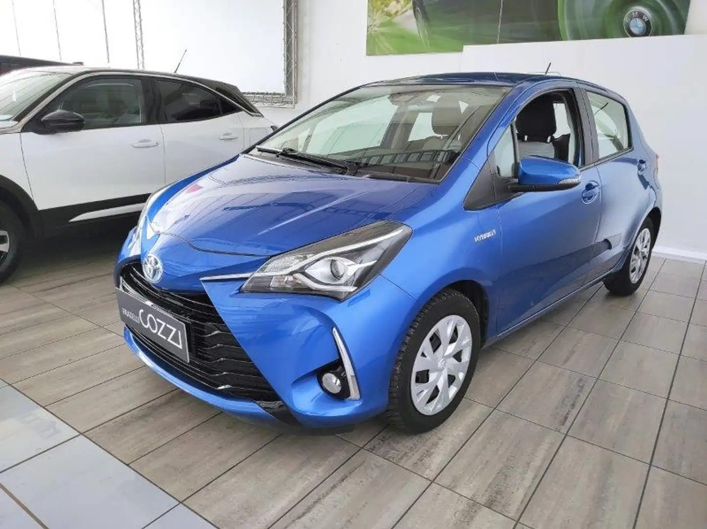 Toyota Yaris 3ª serie - Yaris 1.5 Hybrid 5 porte Cool Blu/Azzurro - 2