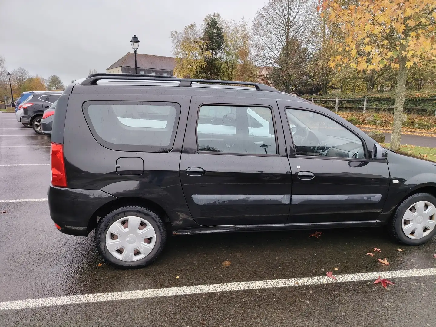 Dacia Logan Logan MCV dCi 90 eco2 5 places Lauréate Euro 5 - 1