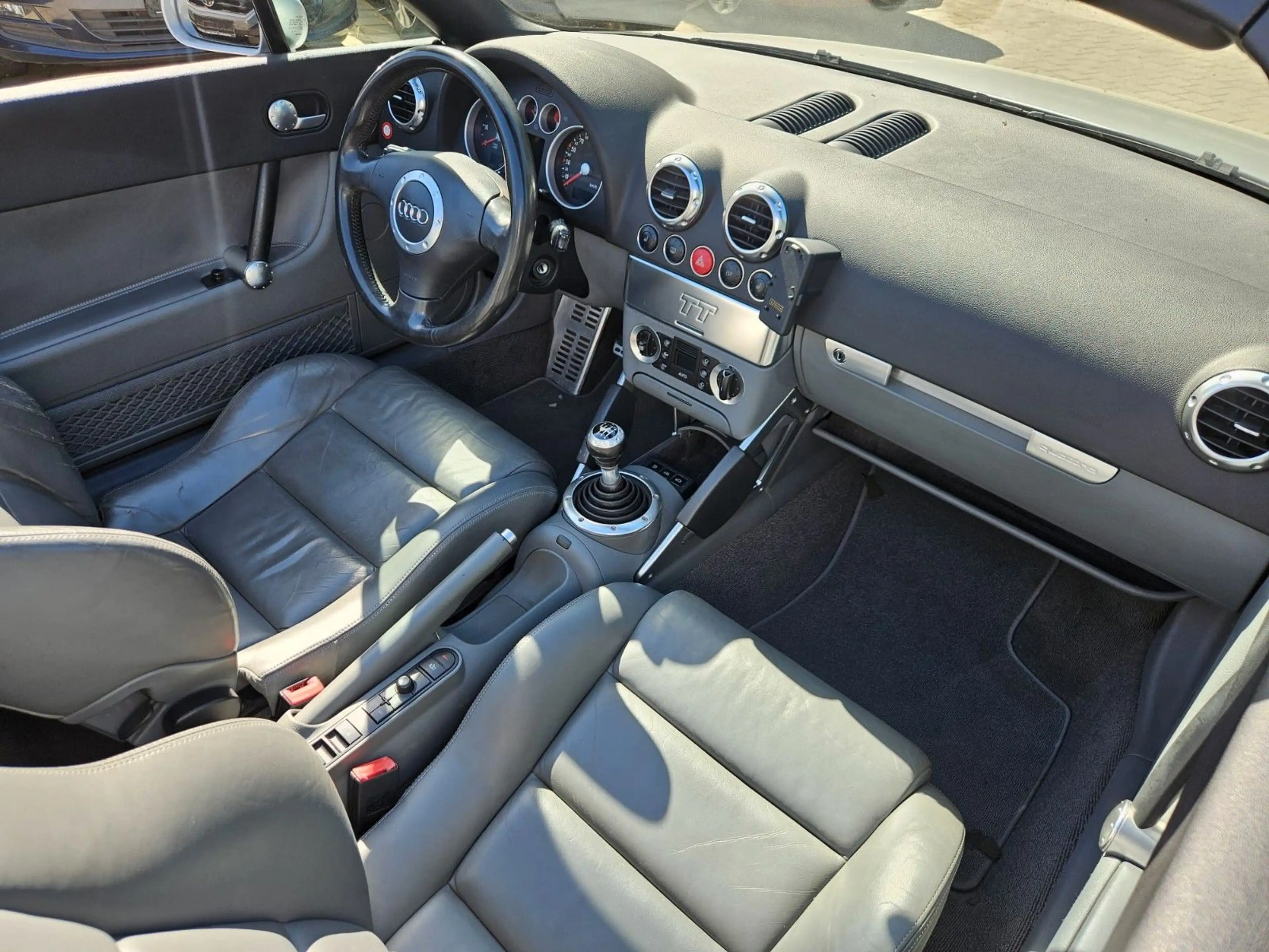 Audi TT Coupe/Roadster 1.8 T Roadster quattro — photo 15