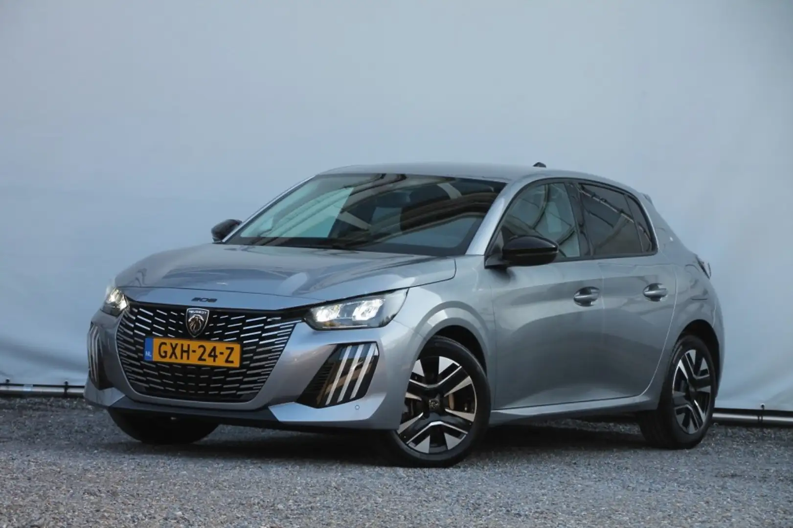 Peugeot 208 1.2 PureTech Allure - 100 pk **Carplay / PDC / Led Grijs - 2