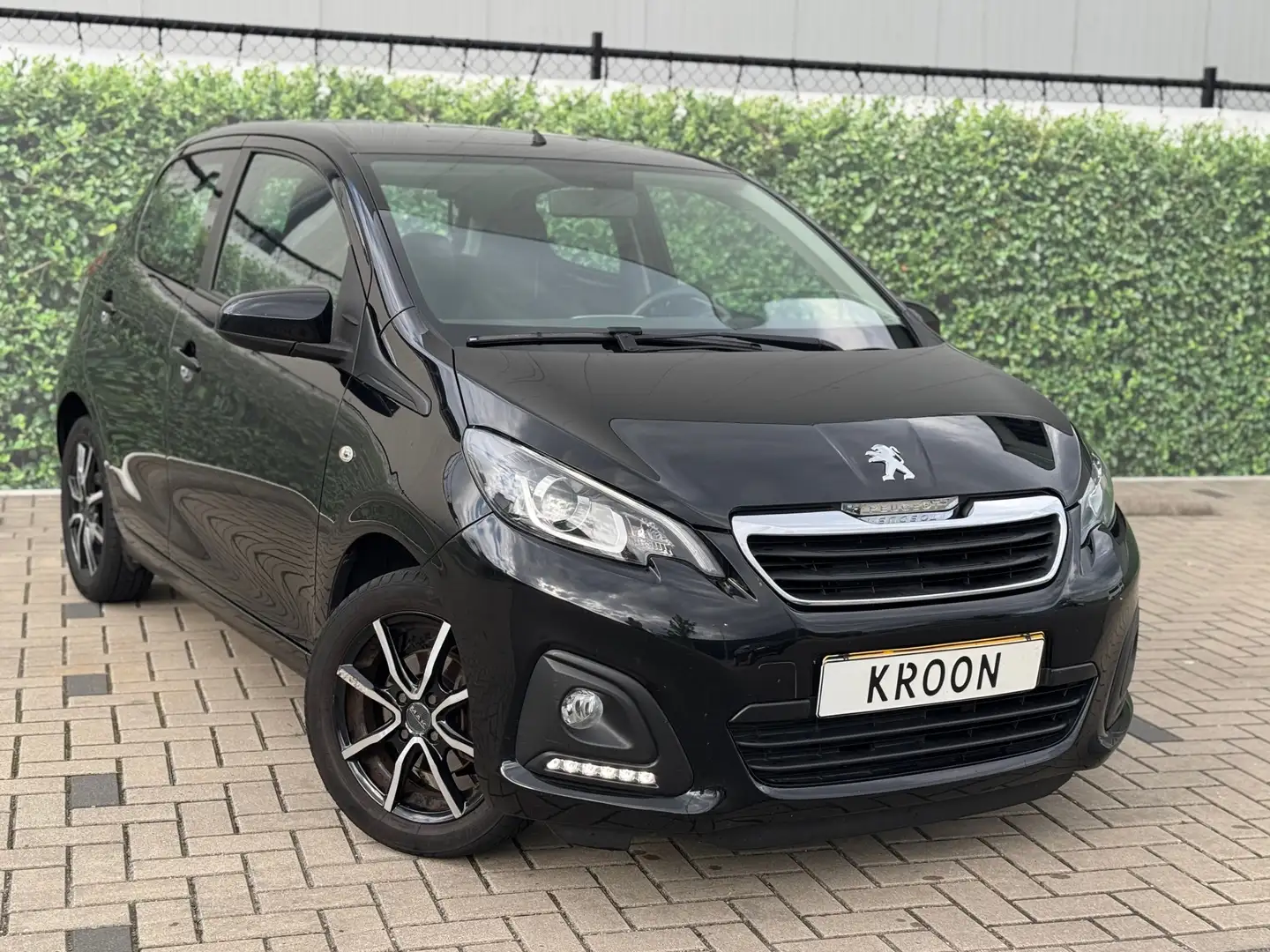 Peugeot 108 1.0 e-VTi Active Zwart - 1